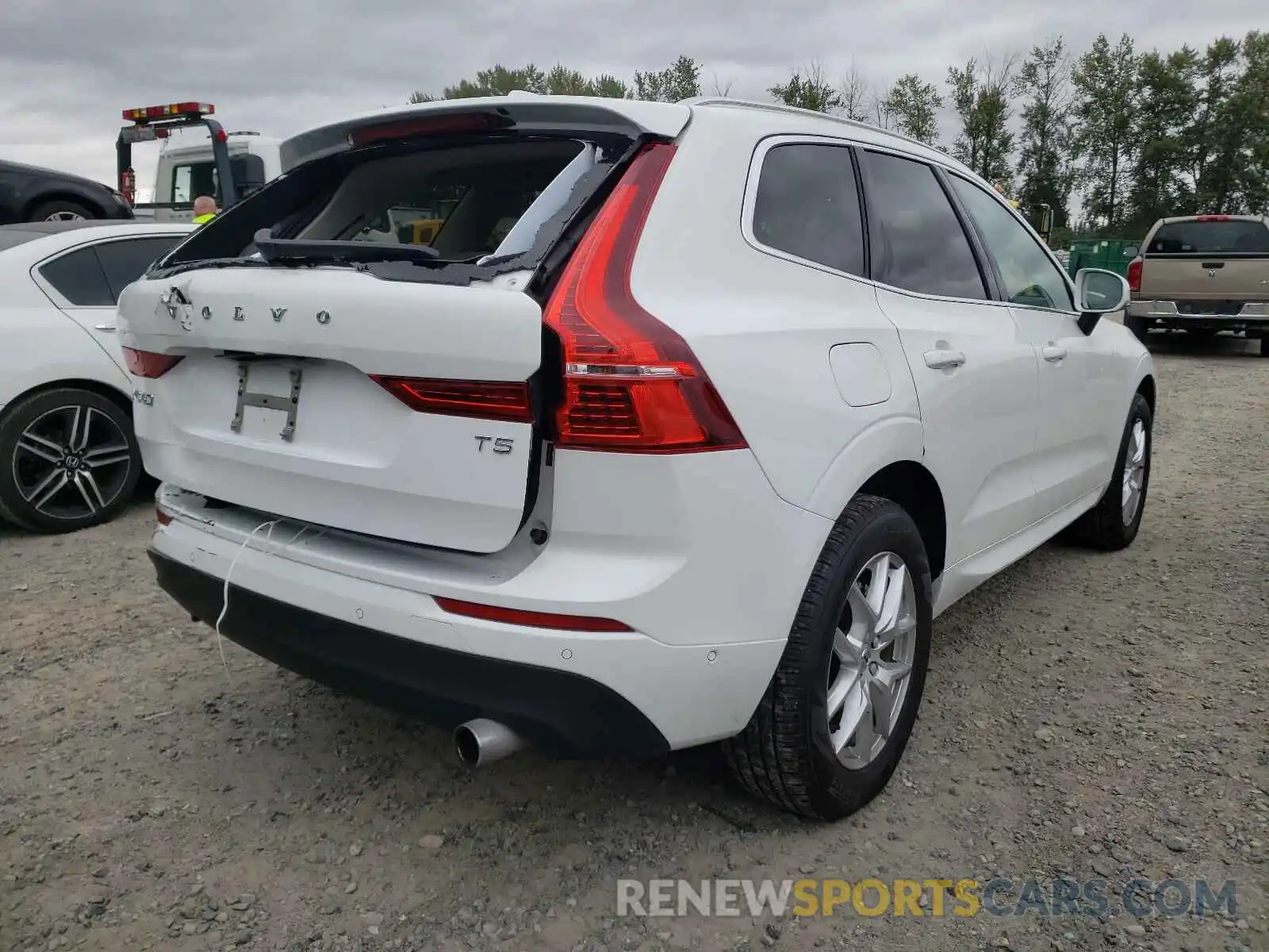 4 Photograph of a damaged car LYV102RK7KB195816 VOLVO XC60 2019