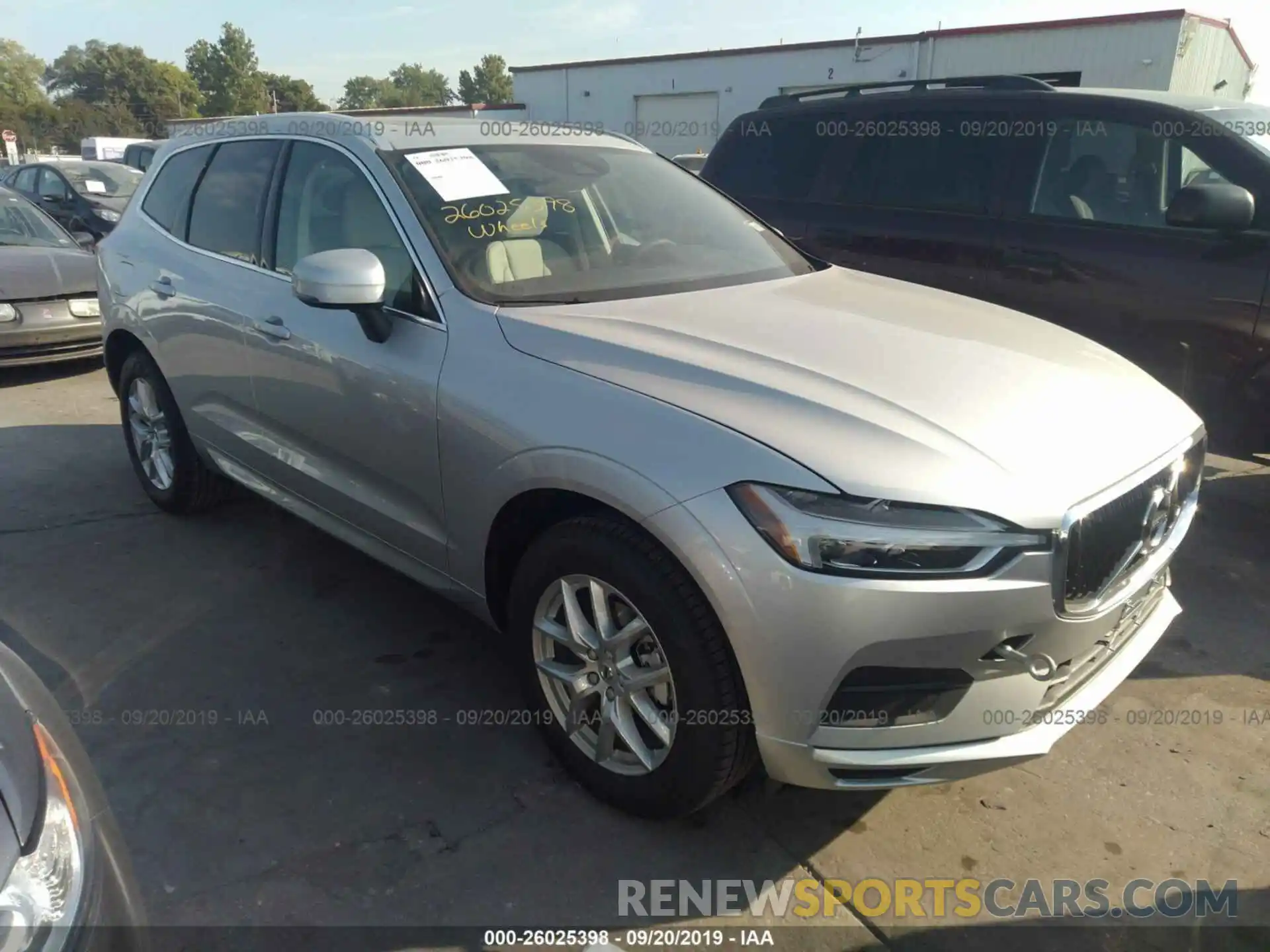 1 Фотография поврежденного автомобиля LYV102RK7KB376401 VOLVO XC60 2019