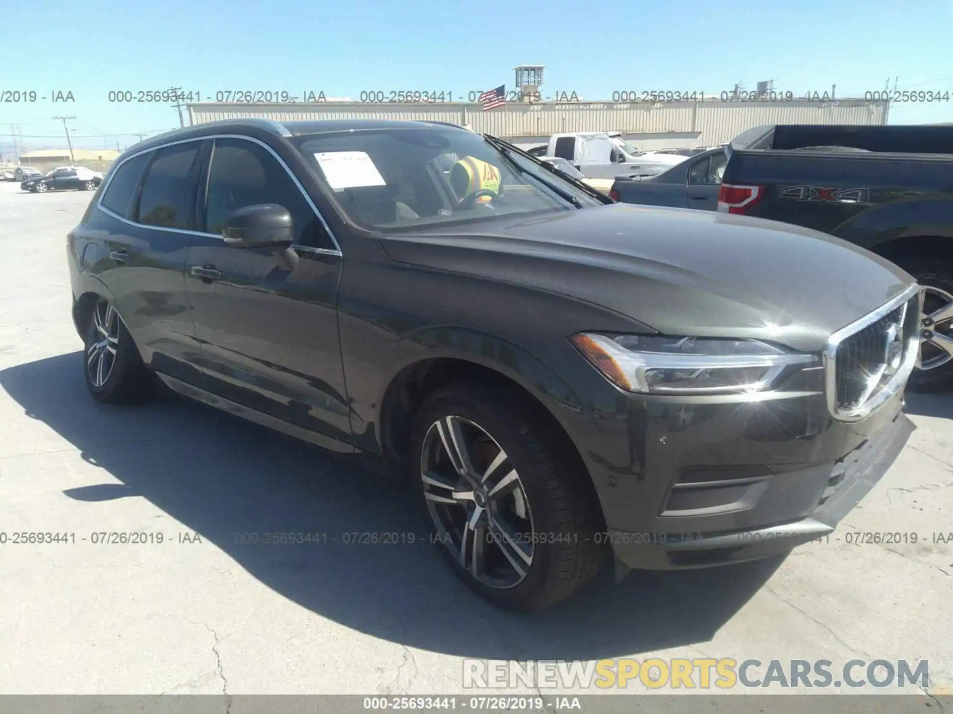 1 Photograph of a damaged car LYV102RK8KB184355 VOLVO XC60 2019