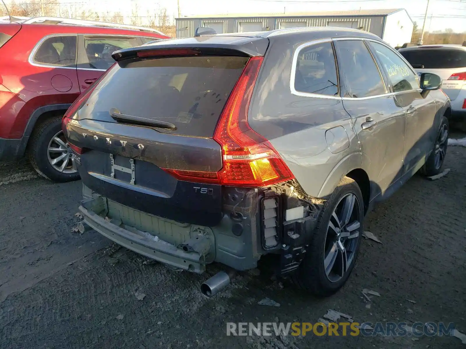 4 Photograph of a damaged car LYV102RK8KB235188 VOLVO XC60 2019