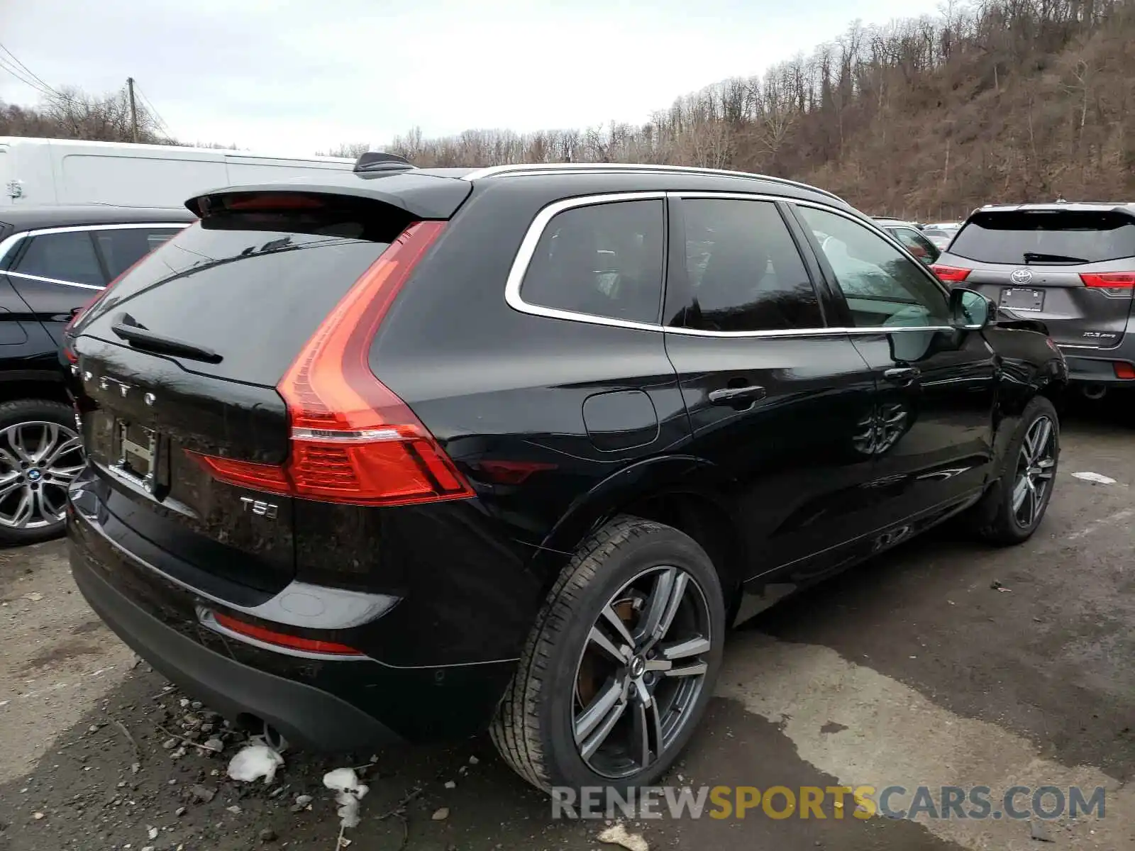 4 Photograph of a damaged car LYV102RK8KB242643 VOLVO XC60 2019