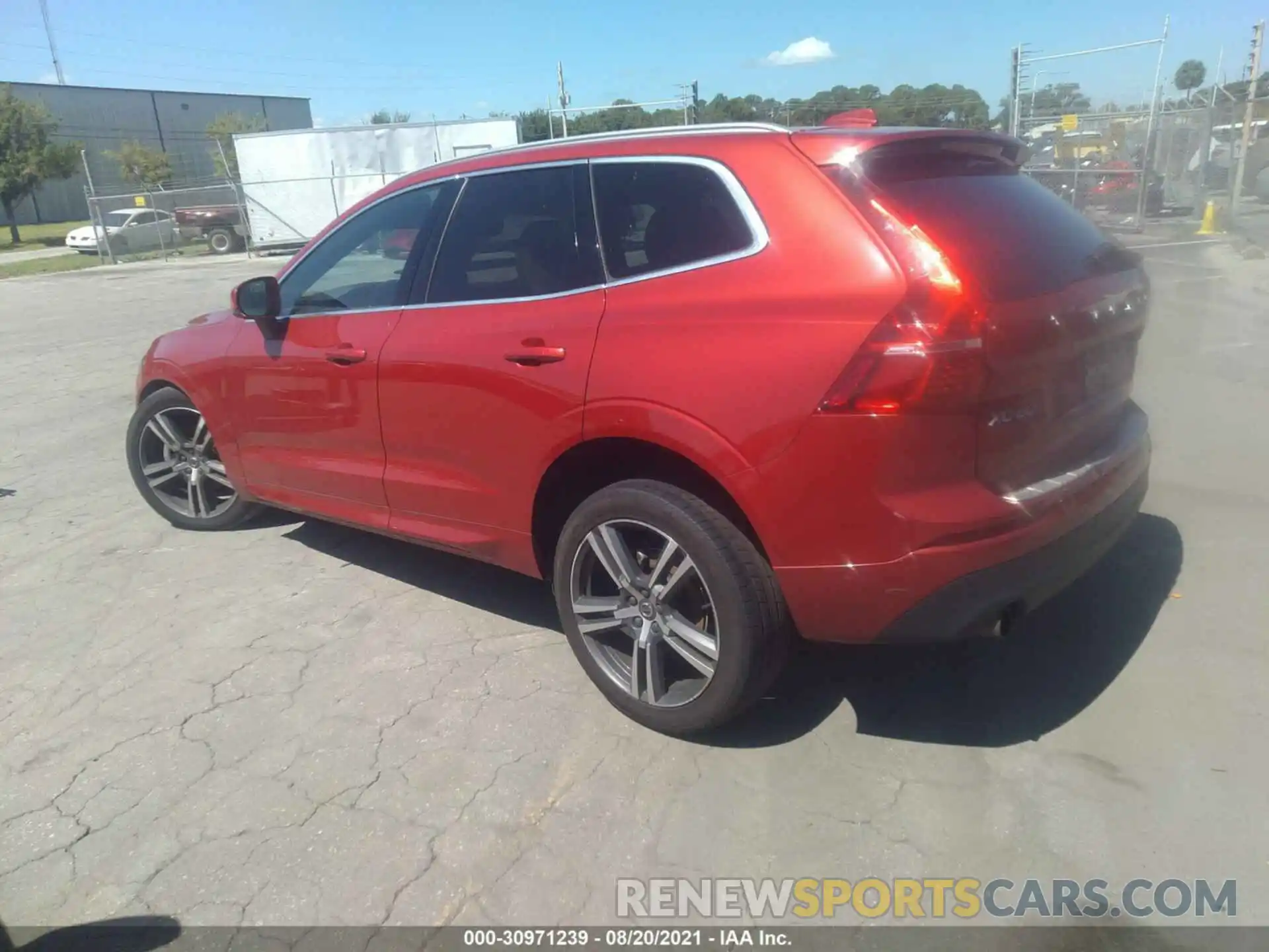 3 Фотография поврежденного автомобиля LYV102RK9KB214348 VOLVO XC60 2019