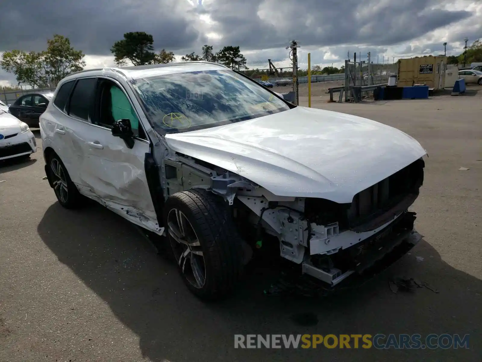 1 Photograph of a damaged car LYV102RKXKB200393 VOLVO XC60 2019