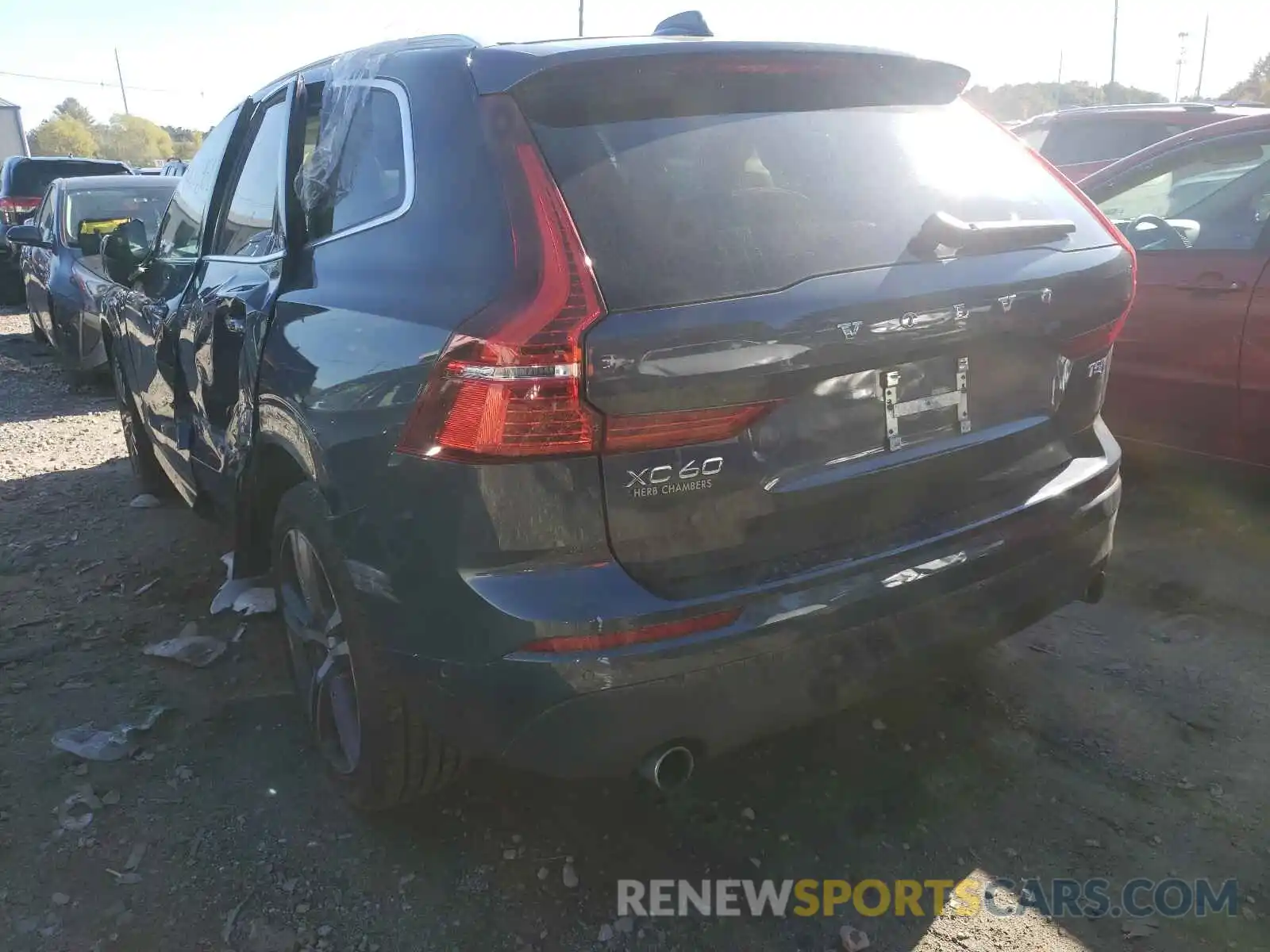 3 Photograph of a damaged car LYV102RKXKB258472 VOLVO XC60 2019