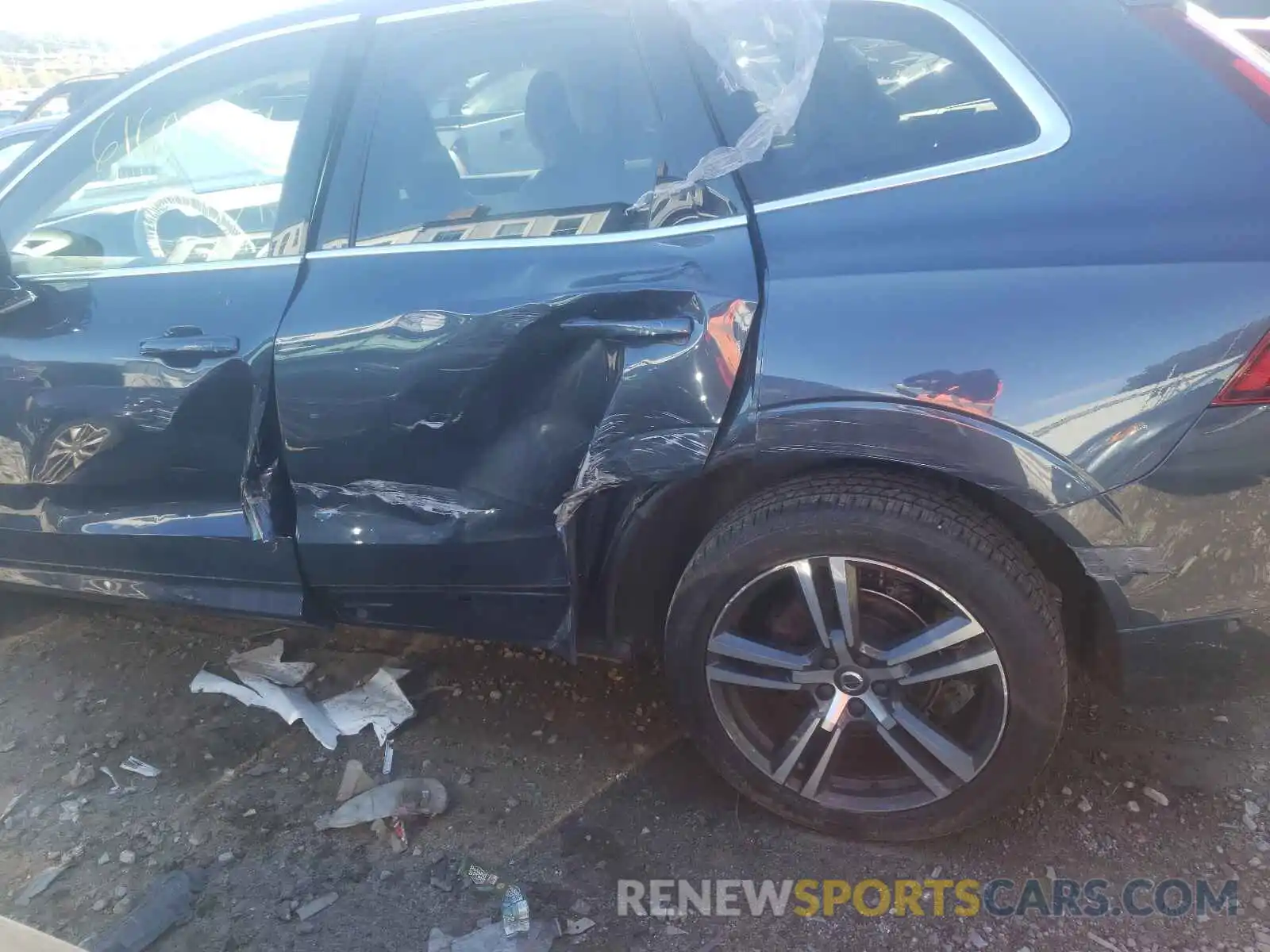 9 Photograph of a damaged car LYV102RKXKB258472 VOLVO XC60 2019