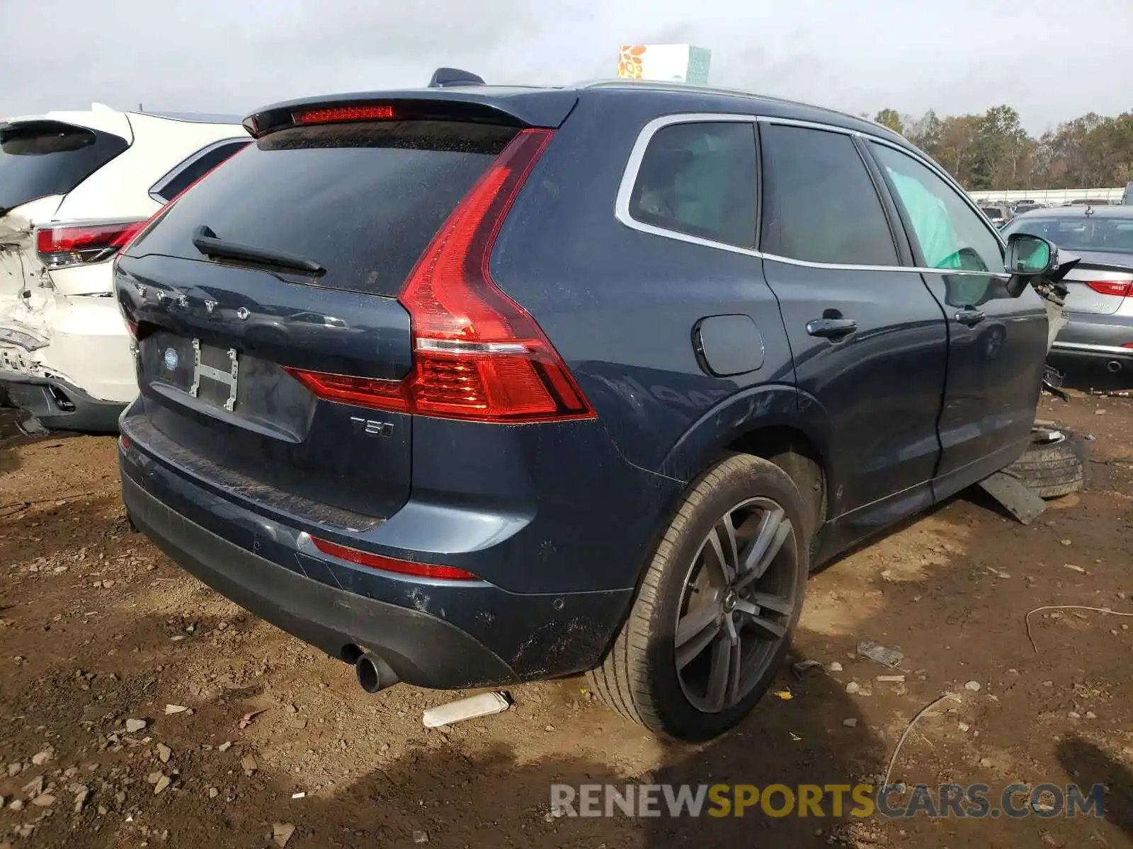 4 Photograph of a damaged car LYV102RKXKB288927 VOLVO XC60 2019