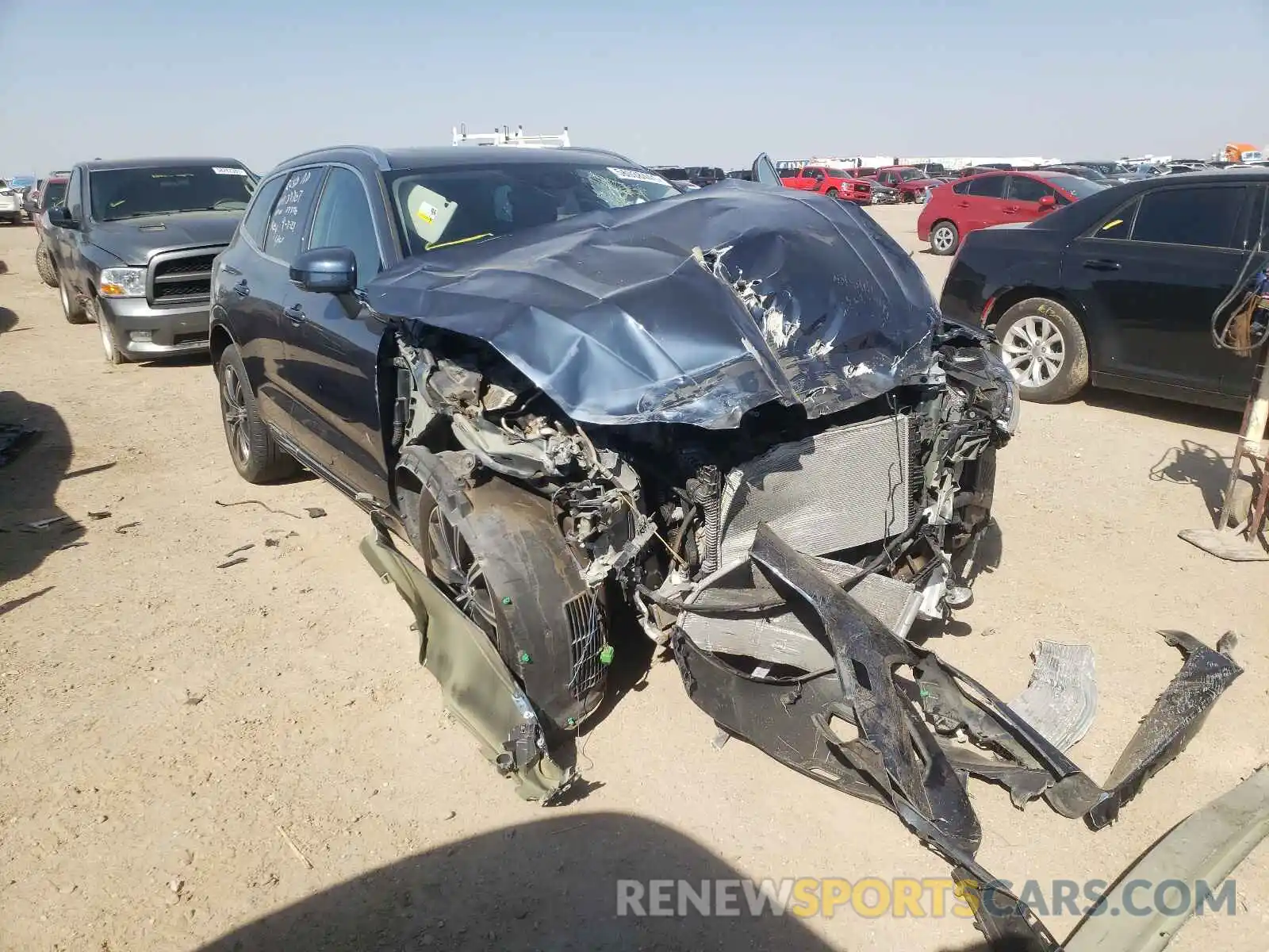 1 Photograph of a damaged car LYV102RL0KB237767 VOLVO XC60 2019