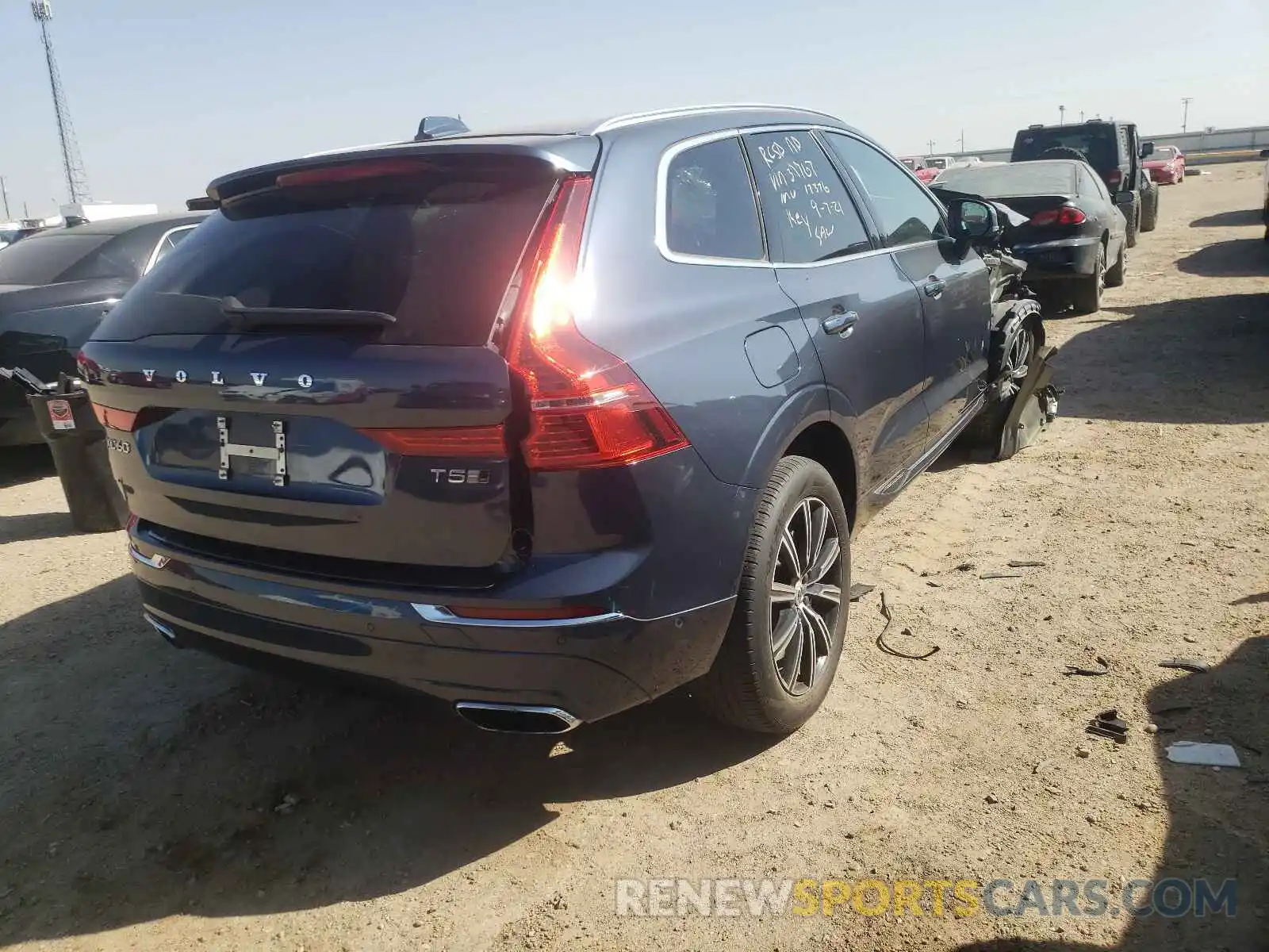 4 Photograph of a damaged car LYV102RL0KB237767 VOLVO XC60 2019