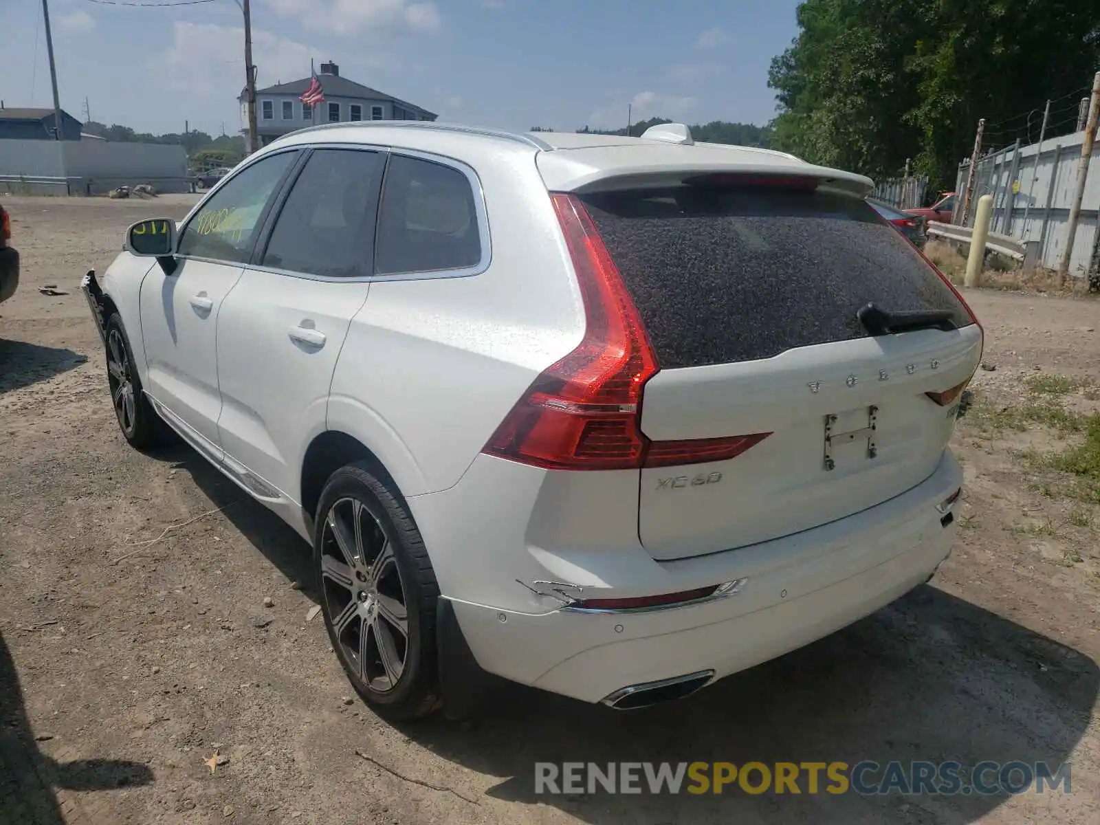 3 Фотография поврежденного автомобиля LYV102RL1KB236241 VOLVO XC60 2019