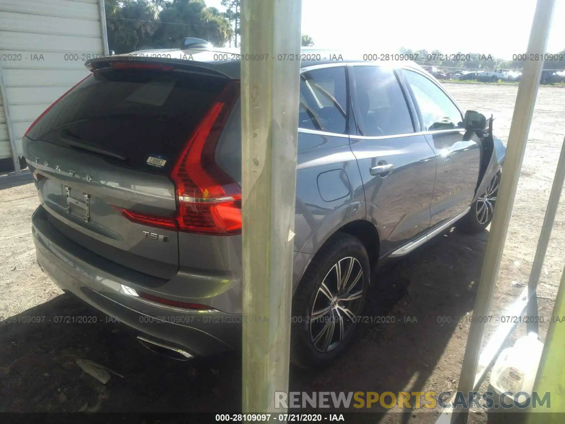 4 Photograph of a damaged car LYV102RL1KB284208 VOLVO XC60 2019