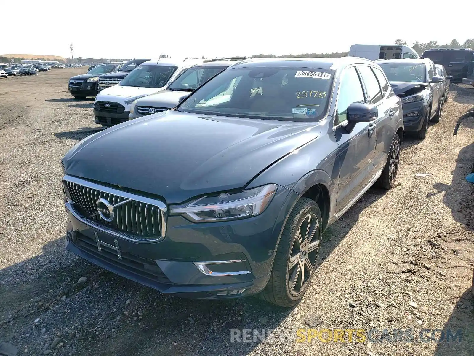 2 Фотография поврежденного автомобиля LYV102RL1KB297735 VOLVO XC60 2019