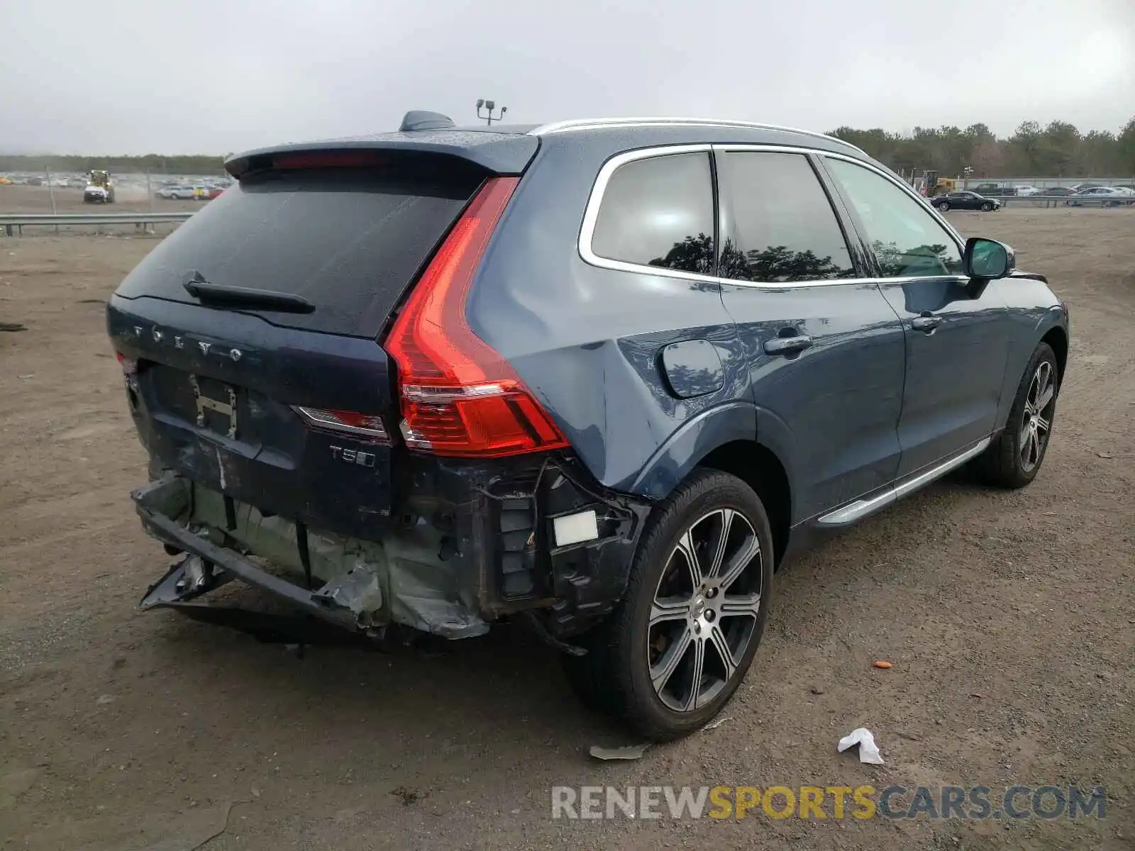 4 Photograph of a damaged car LYV102RL1KB297735 VOLVO XC60 2019