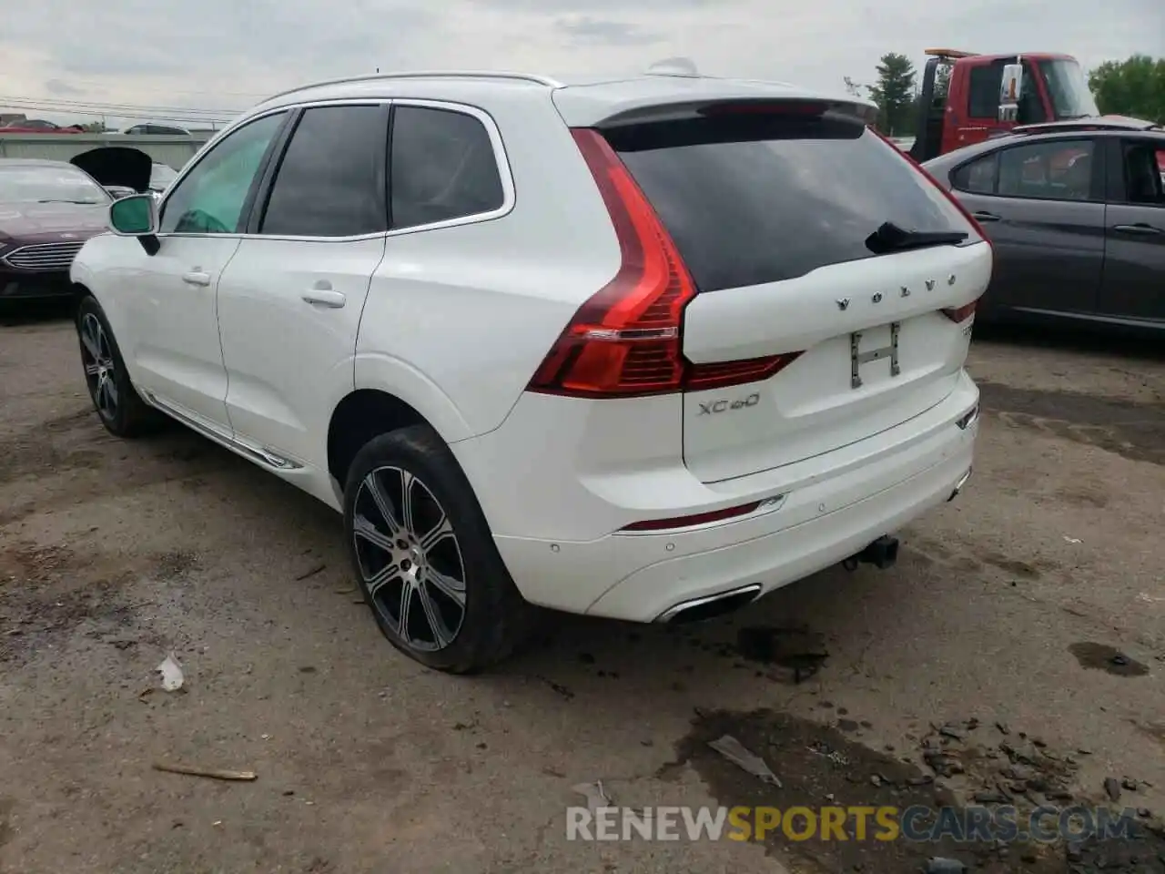 3 Фотография поврежденного автомобиля LYV102RL2KB188362 VOLVO XC60 2019