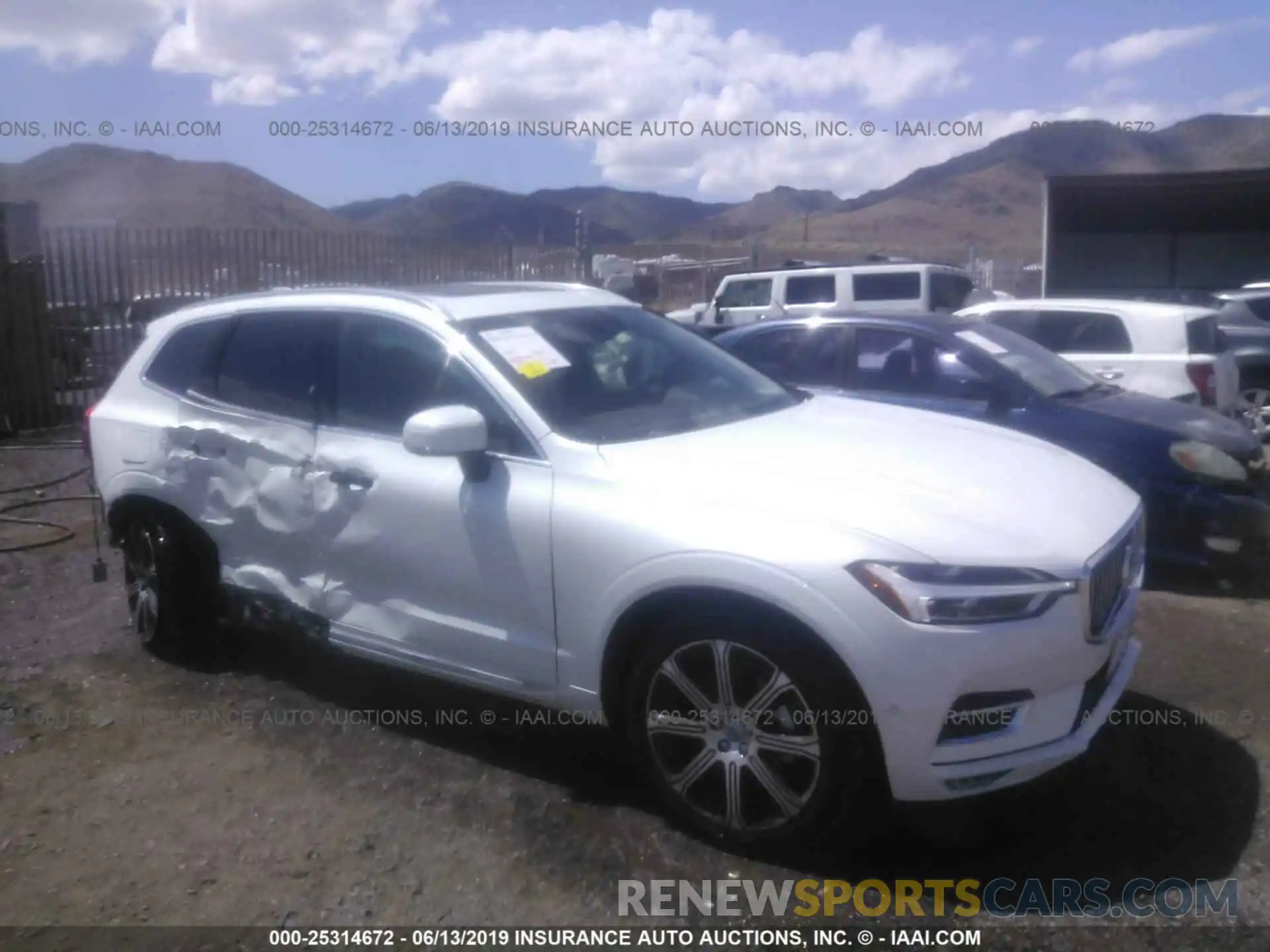 1 Photograph of a damaged car LYV102RL2KB306765 VOLVO XC60 2019