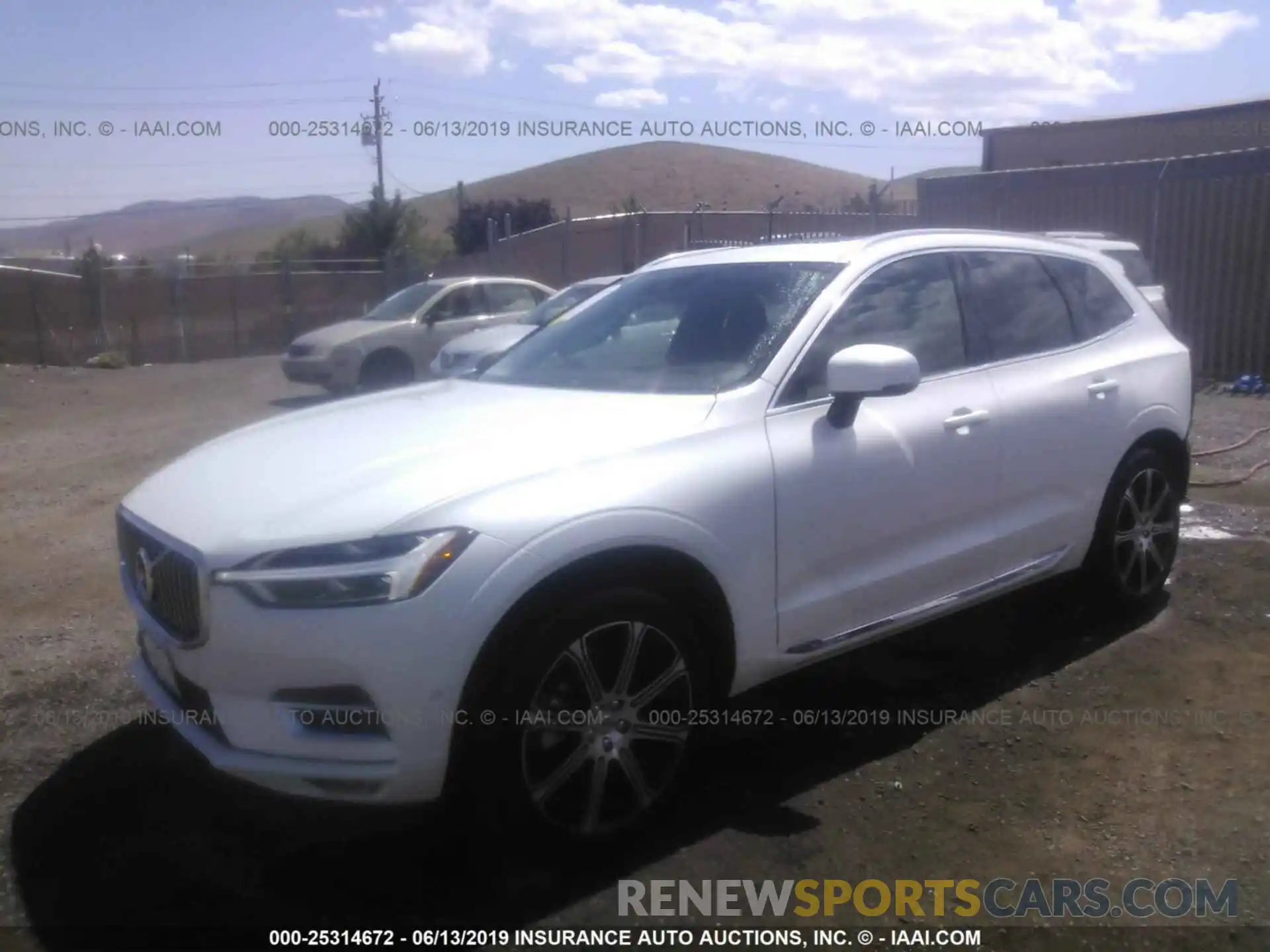 2 Photograph of a damaged car LYV102RL2KB306765 VOLVO XC60 2019