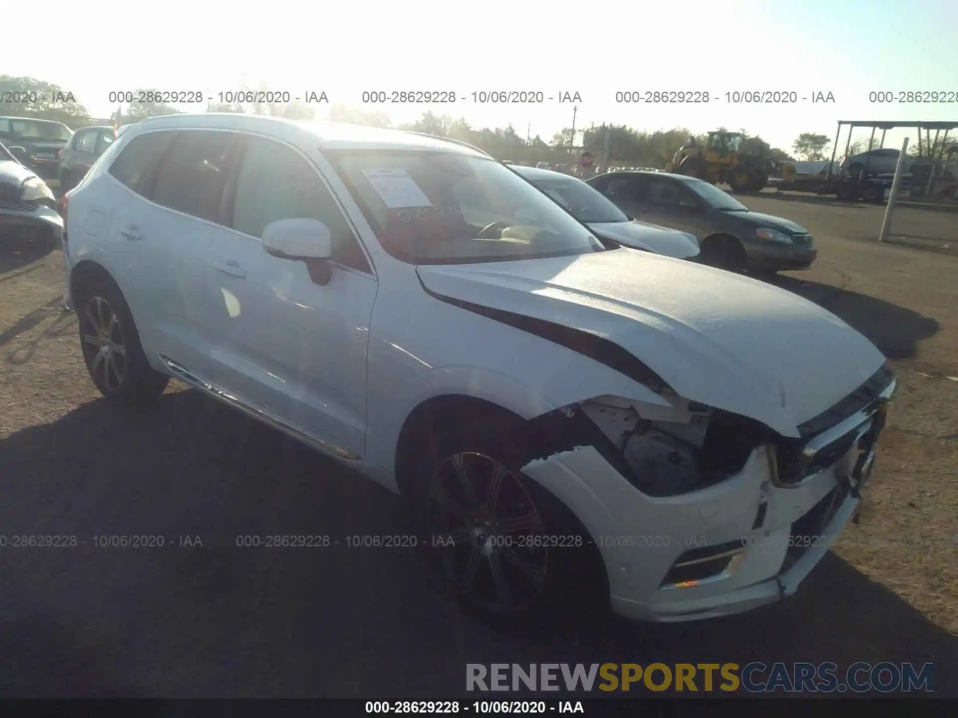 1 Photograph of a damaged car LYV102RL3KB184398 VOLVO XC60 2019