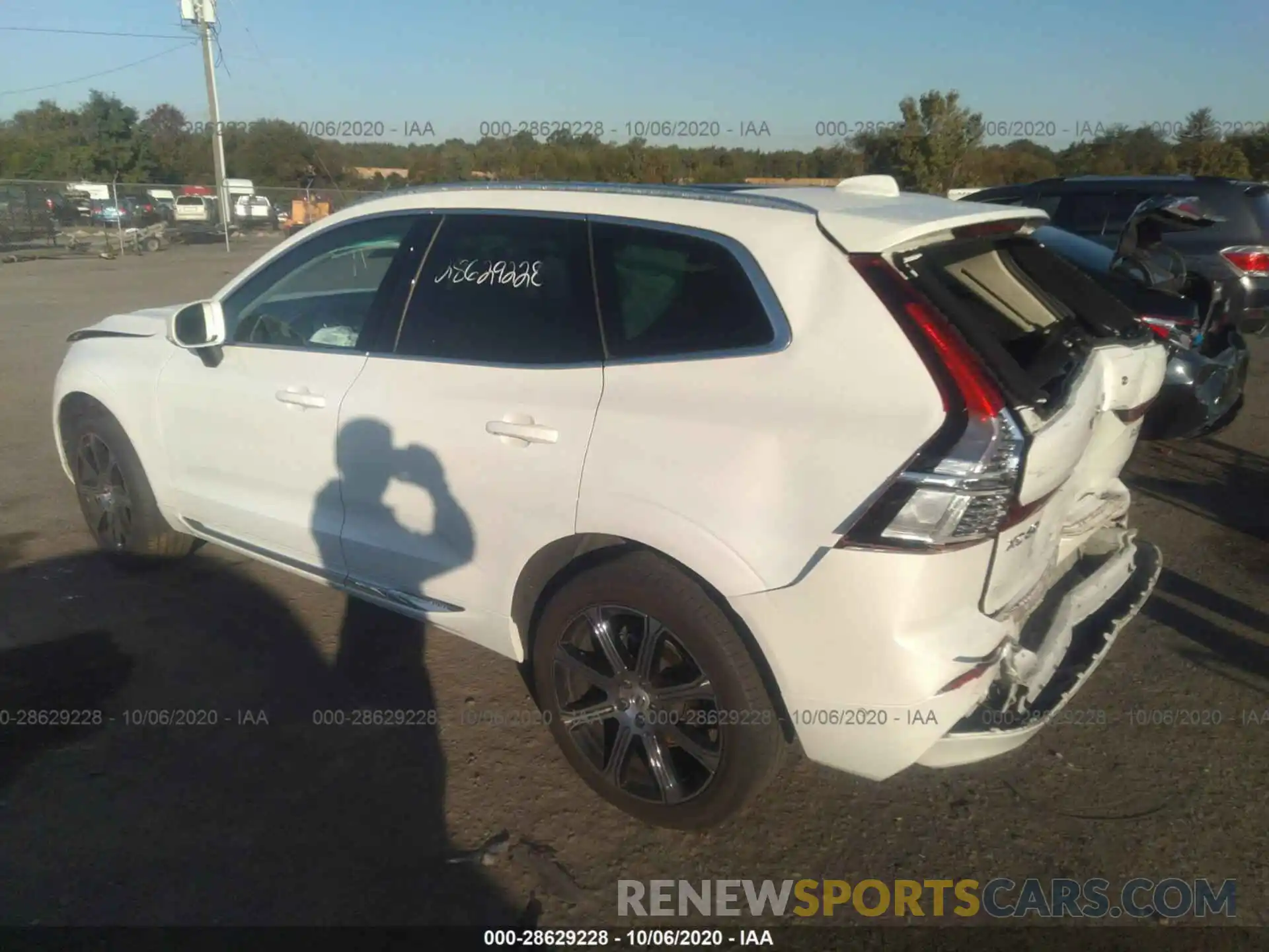 3 Photograph of a damaged car LYV102RL3KB184398 VOLVO XC60 2019