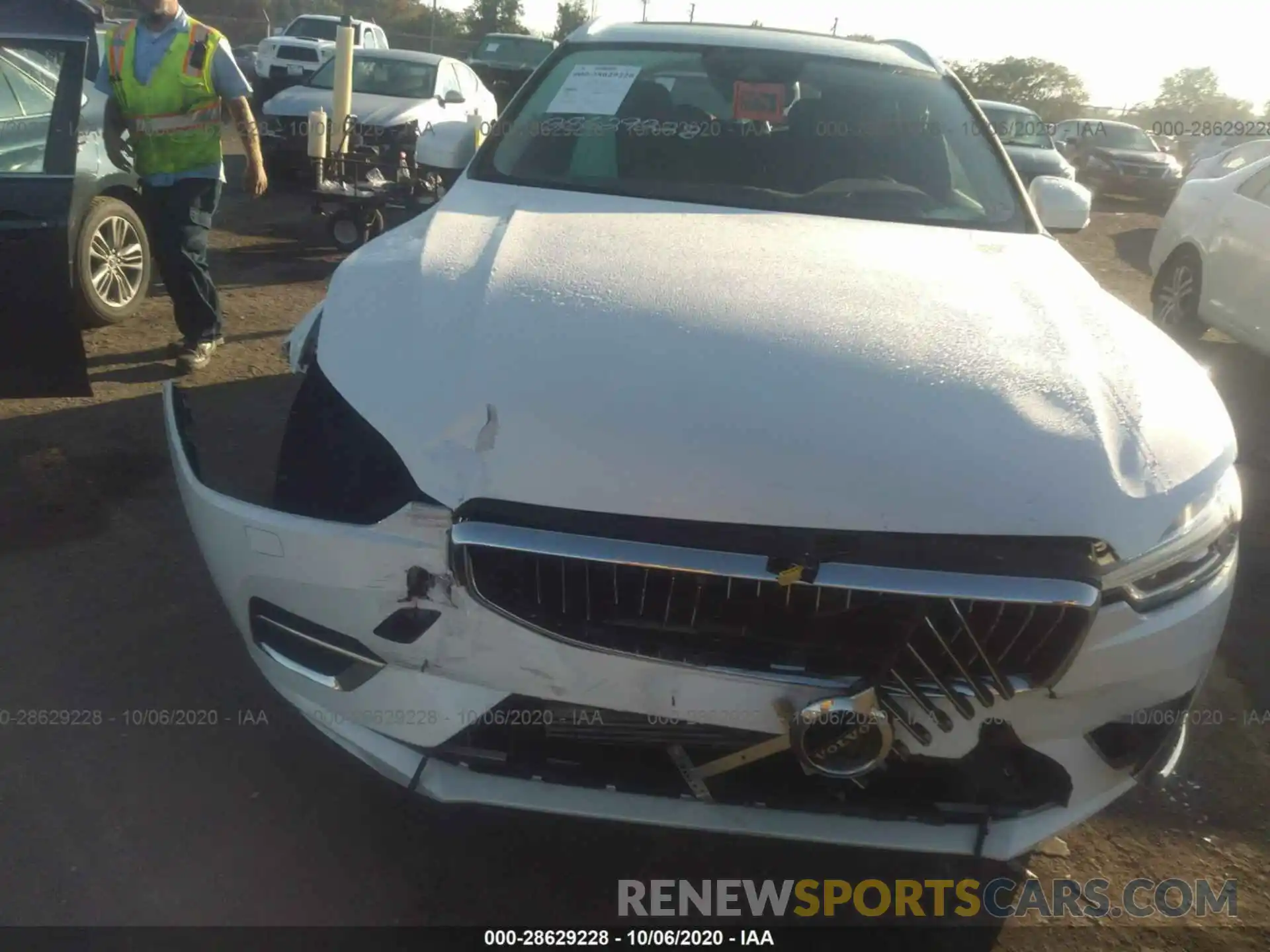 6 Photograph of a damaged car LYV102RL3KB184398 VOLVO XC60 2019