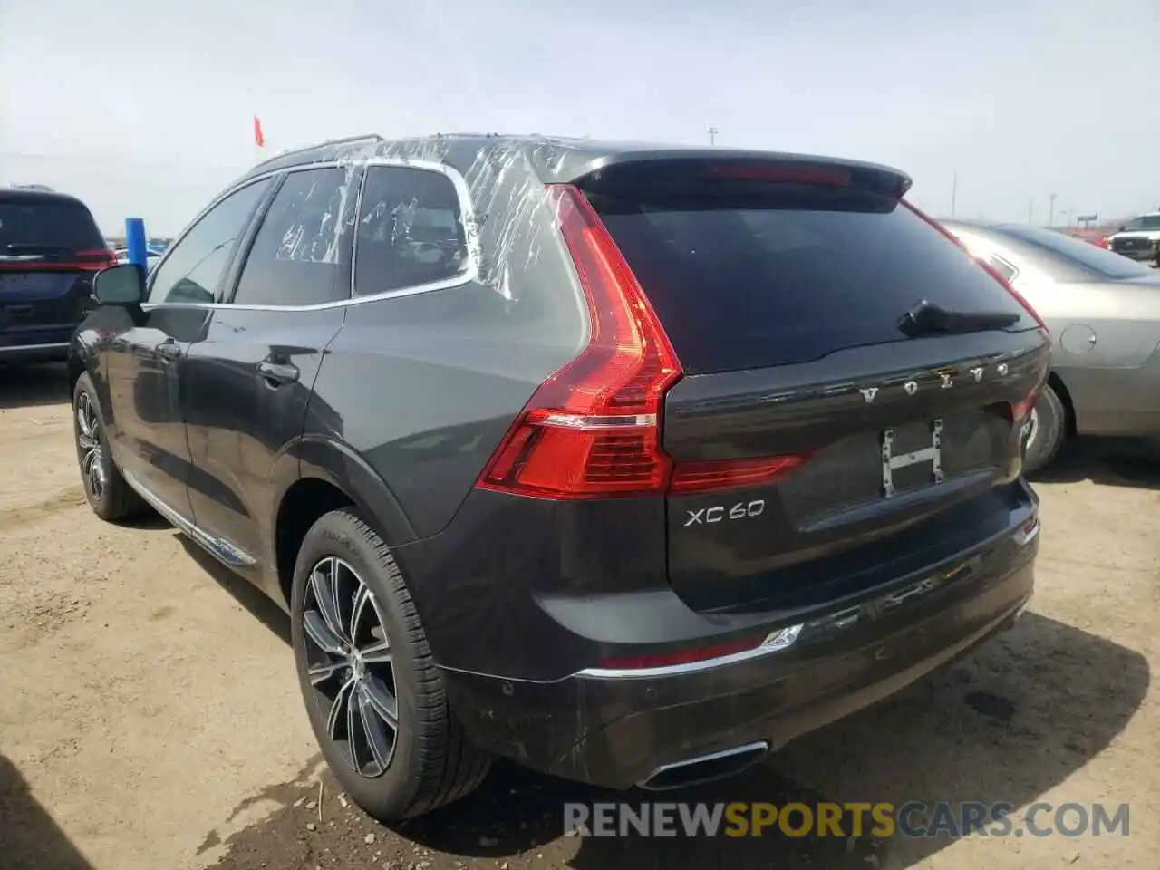 3 Фотография поврежденного автомобиля LYV102RL3KB246866 VOLVO XC60 2019