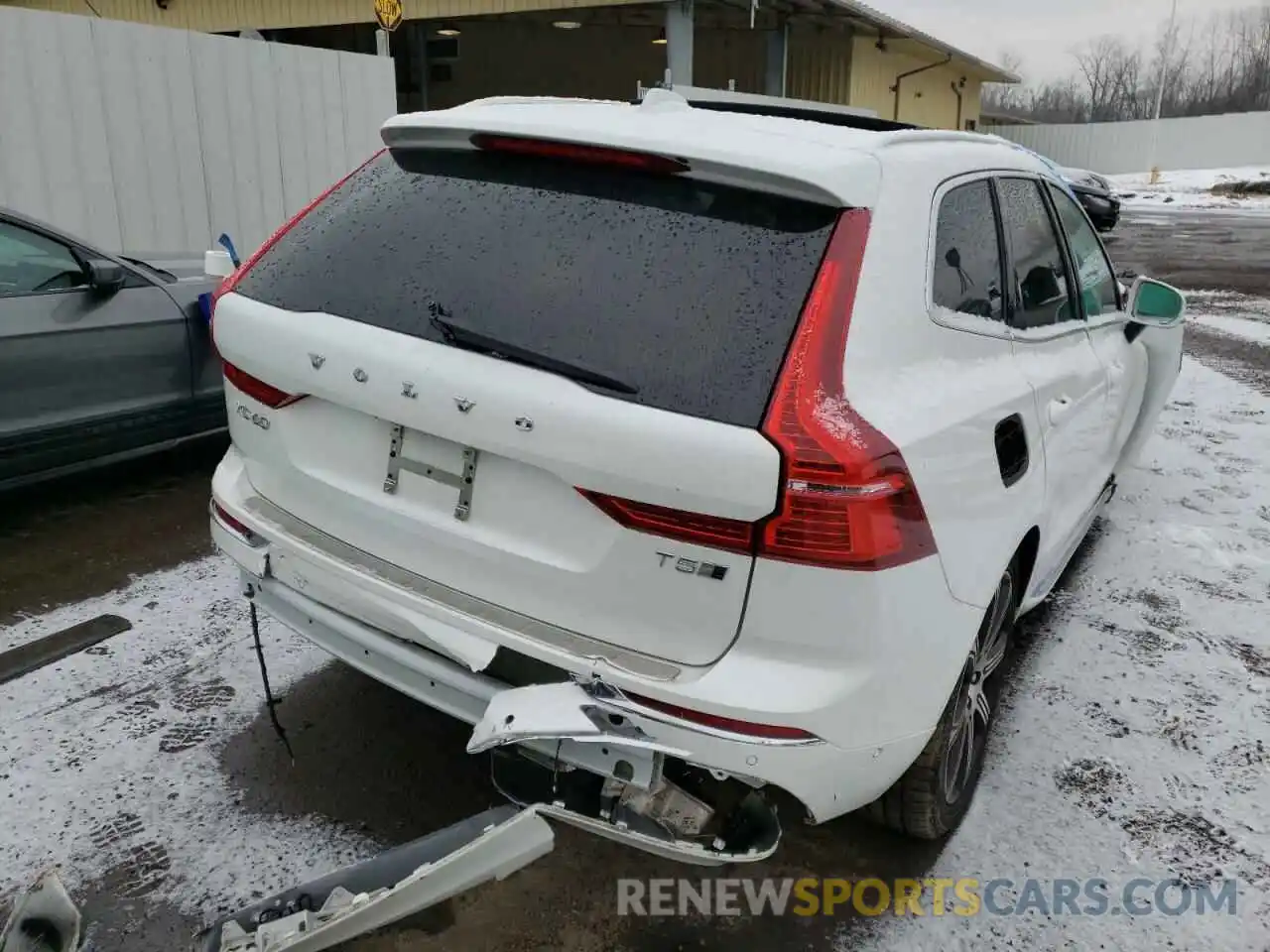 4 Photograph of a damaged car LYV102RL3KB297512 VOLVO XC60 2019