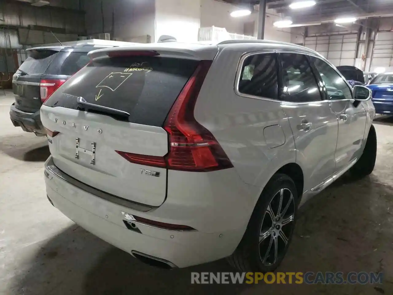 4 Photograph of a damaged car LYV102RL4KB306069 VOLVO XC60 2019