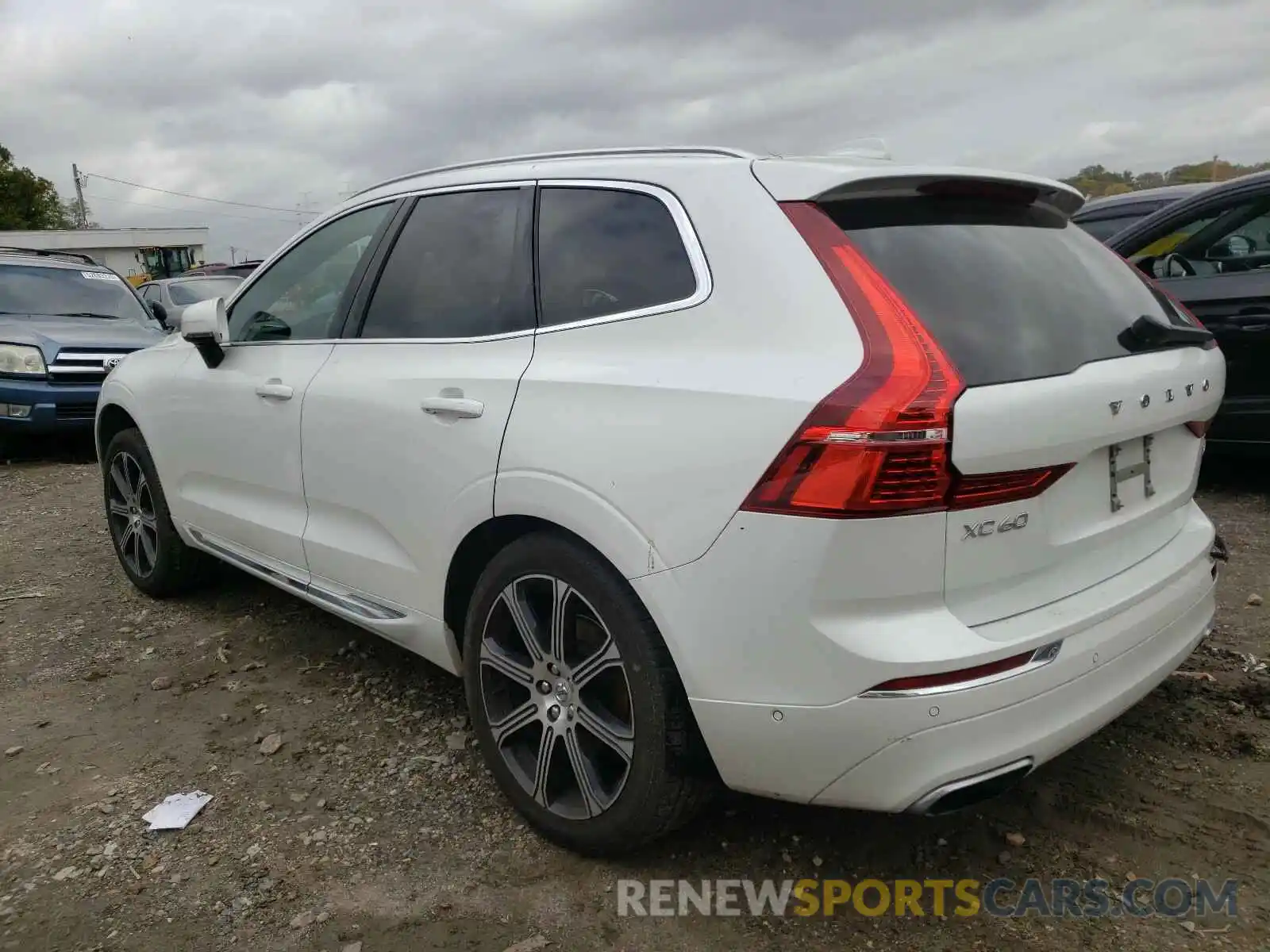 3 Фотография поврежденного автомобиля LYV102RL5KB177808 VOLVO XC60 2019