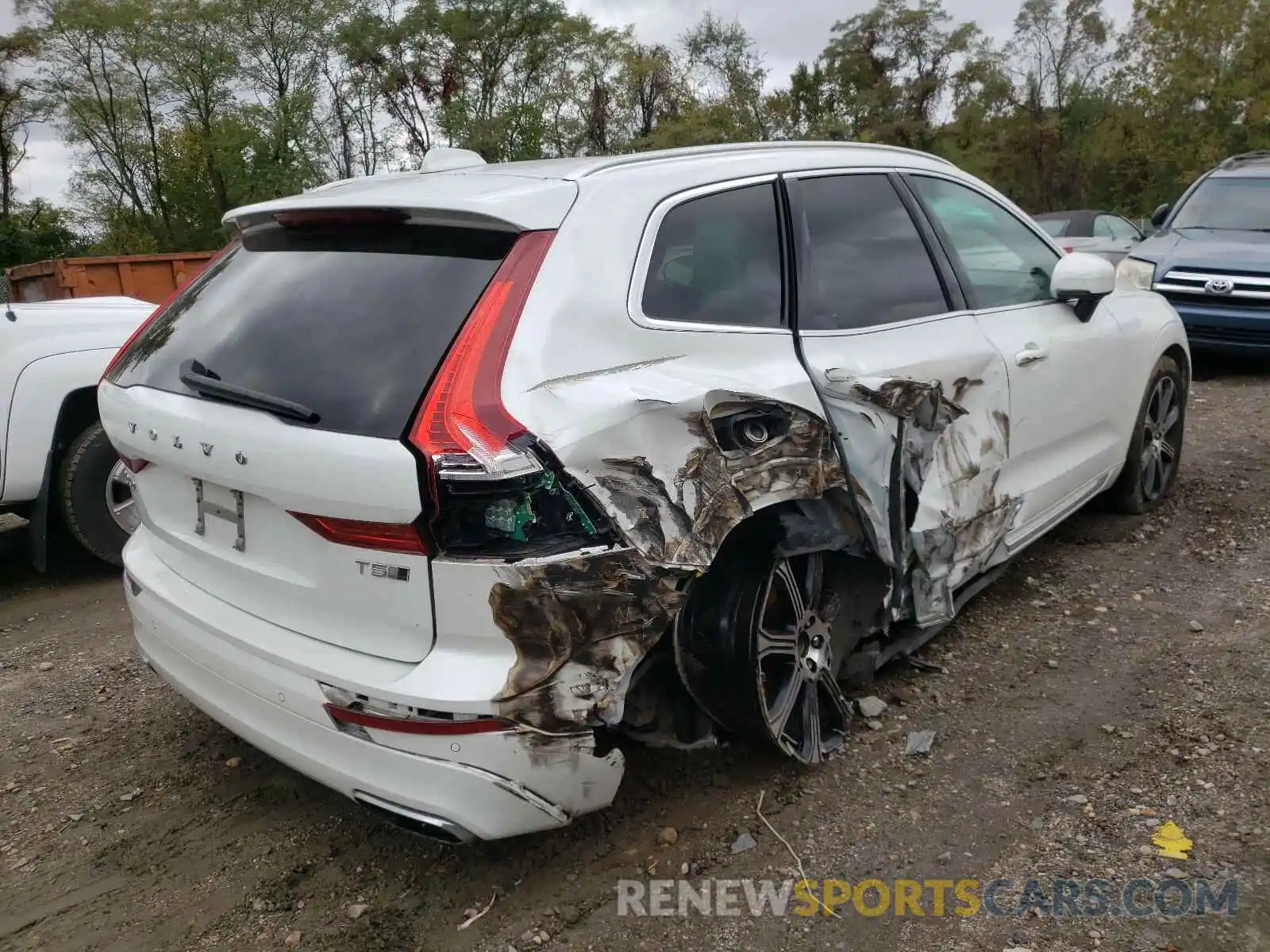 4 Photograph of a damaged car LYV102RL5KB177808 VOLVO XC60 2019