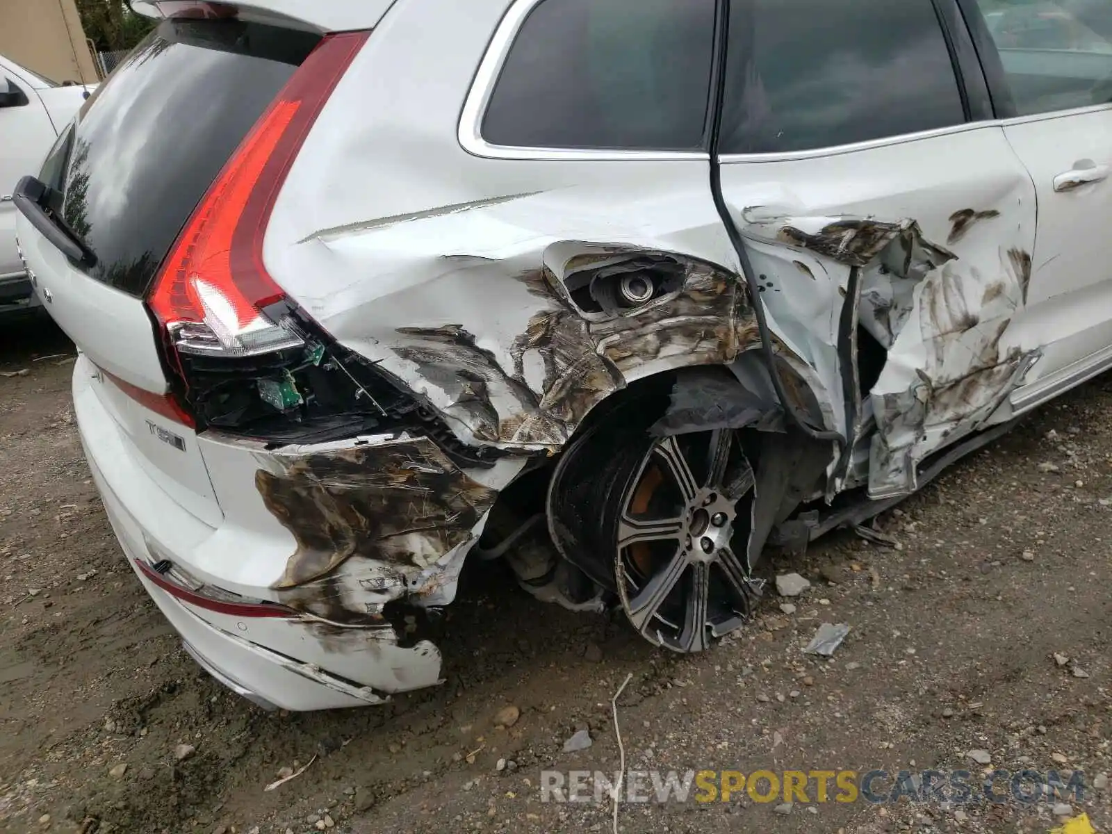 9 Photograph of a damaged car LYV102RL5KB177808 VOLVO XC60 2019