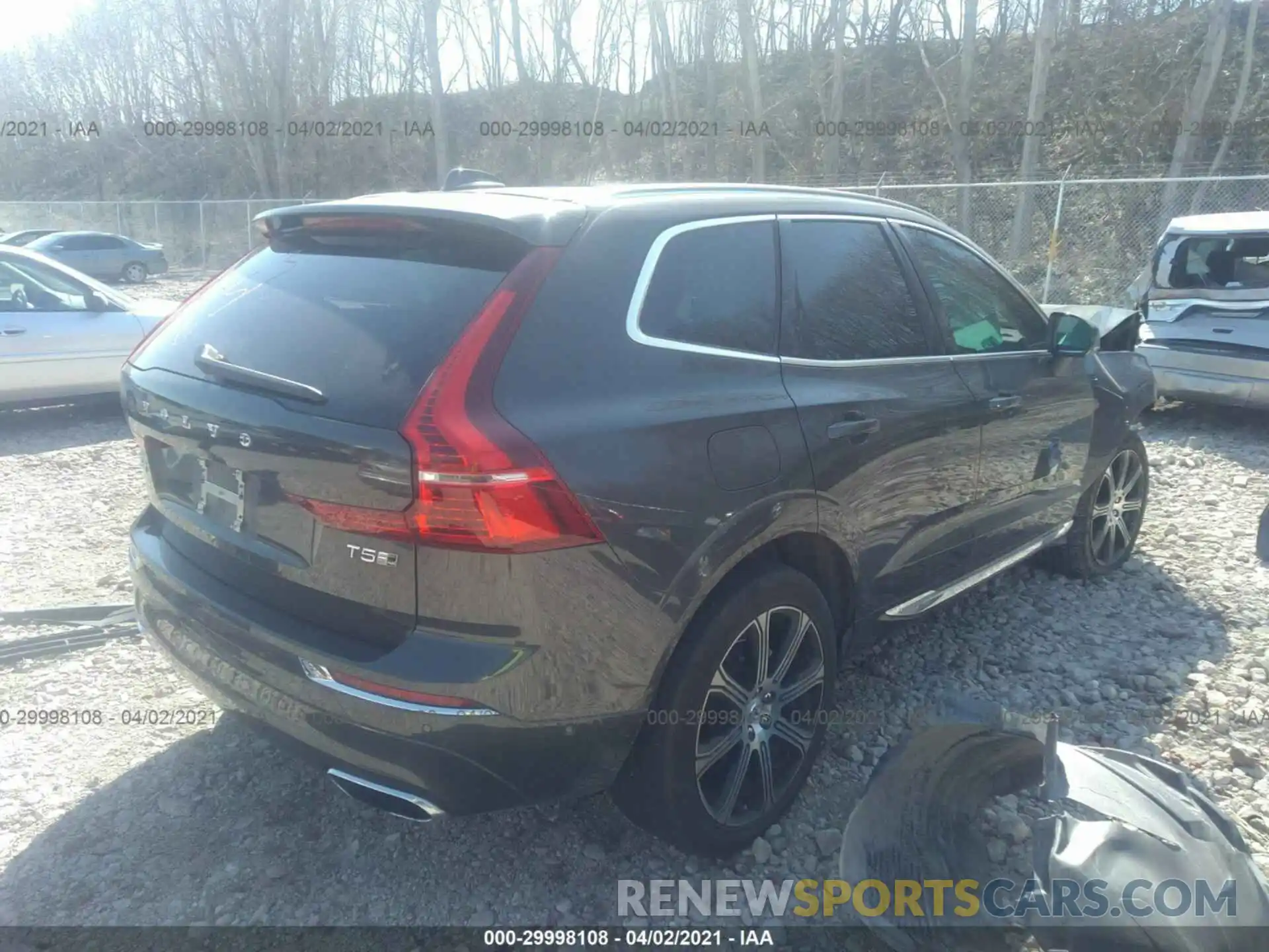 4 Photograph of a damaged car LYV102RL5KB326802 VOLVO XC60 2019