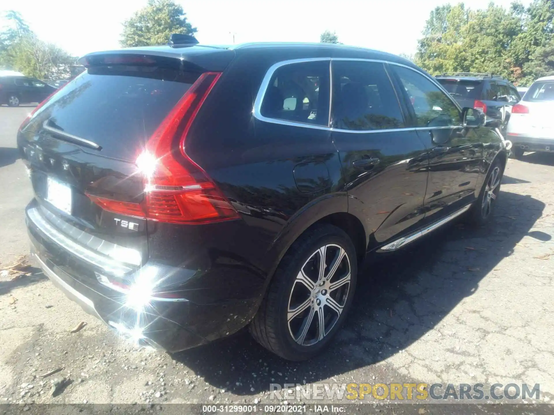 4 Photograph of a damaged car LYV102RL6KB225011 VOLVO XC60 2019