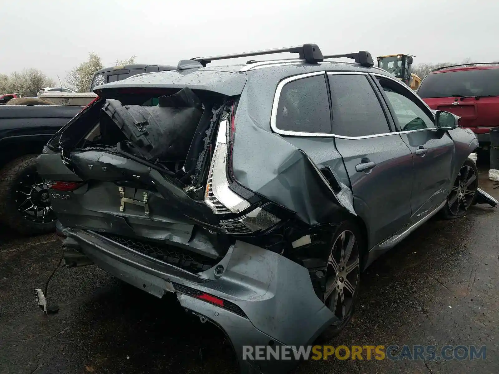 4 Photograph of a damaged car LYV102RL6KB283068 VOLVO XC60 2019