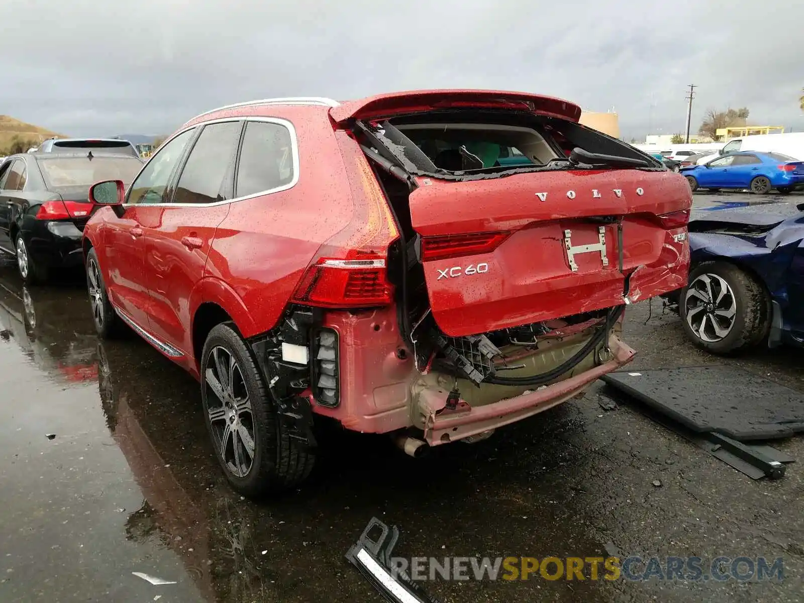 3 Photograph of a damaged car LYV102RL8KB325627 VOLVO XC60 2019