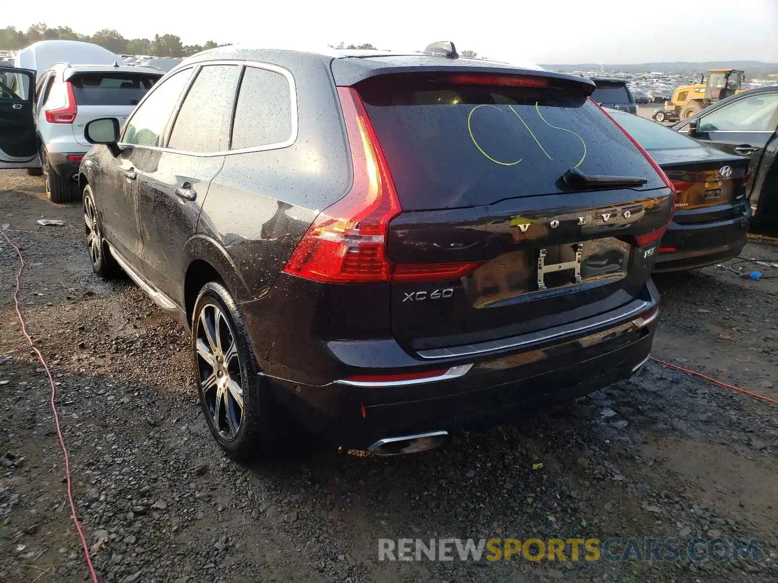 3 Photograph of a damaged car LYV102RL9KB289611 VOLVO XC60 2019