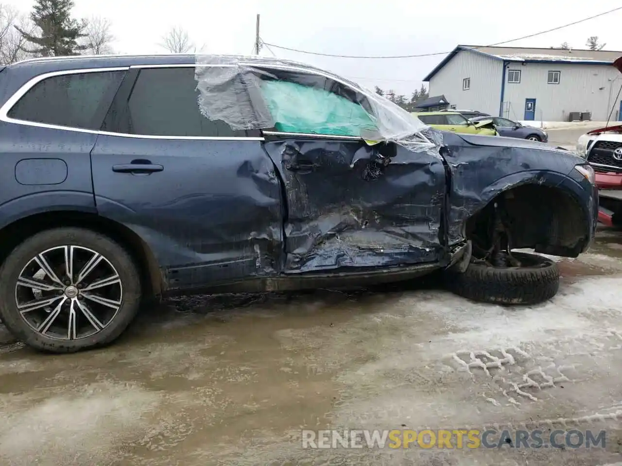 9 Photograph of a damaged car LYV102RL9KB330447 VOLVO XC60 2019