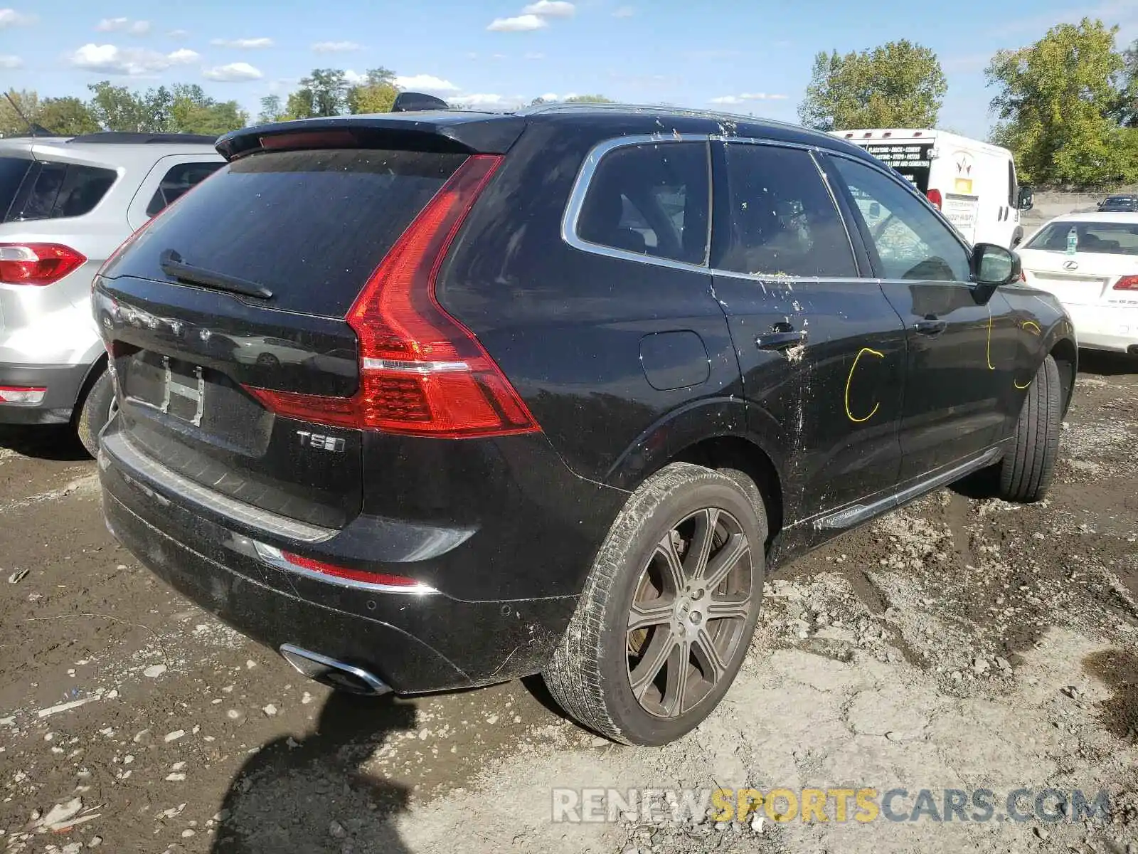 4 Photograph of a damaged car LYV102RLXKB319960 VOLVO XC60 2019