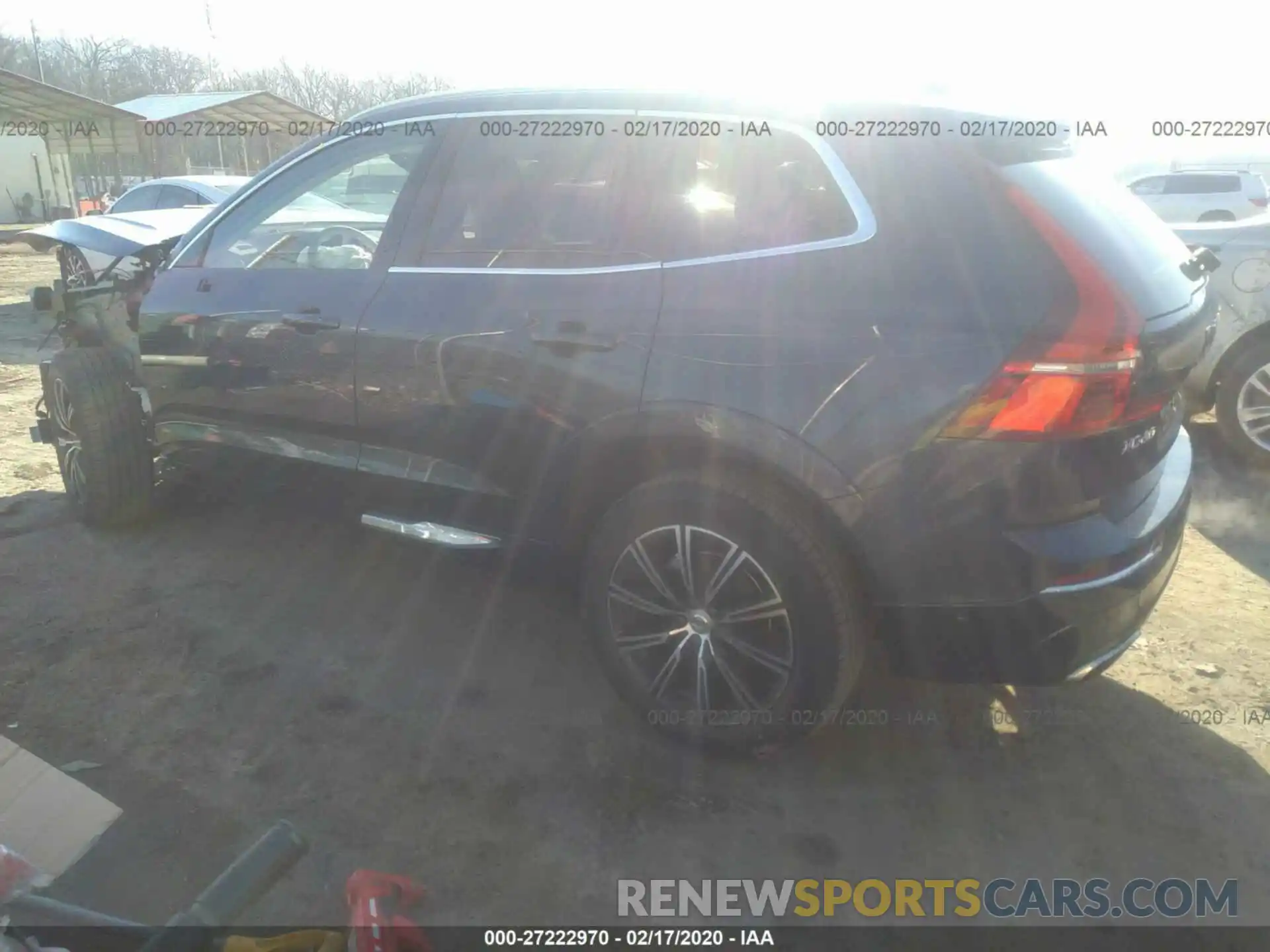 3 Photograph of a damaged car LYV102RLXKB327136 VOLVO XC60 2019
