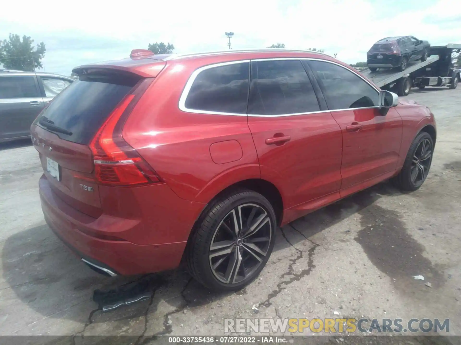 4 Photograph of a damaged car LYV102RM0KB218516 VOLVO XC60 2019