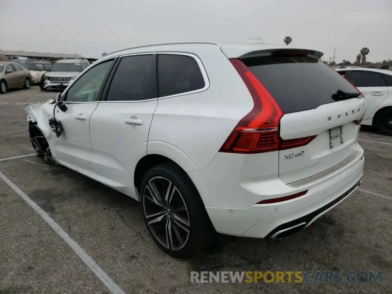 3 Фотография поврежденного автомобиля LYV102RM0KB377830 VOLVO XC60 2019