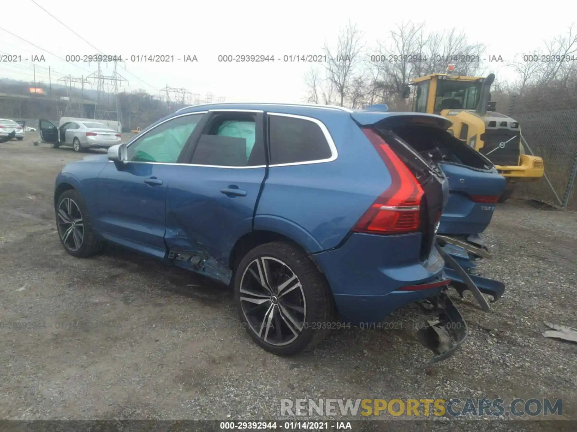 3 Photograph of a damaged car LYV102RM4KB238476 VOLVO XC60 2019