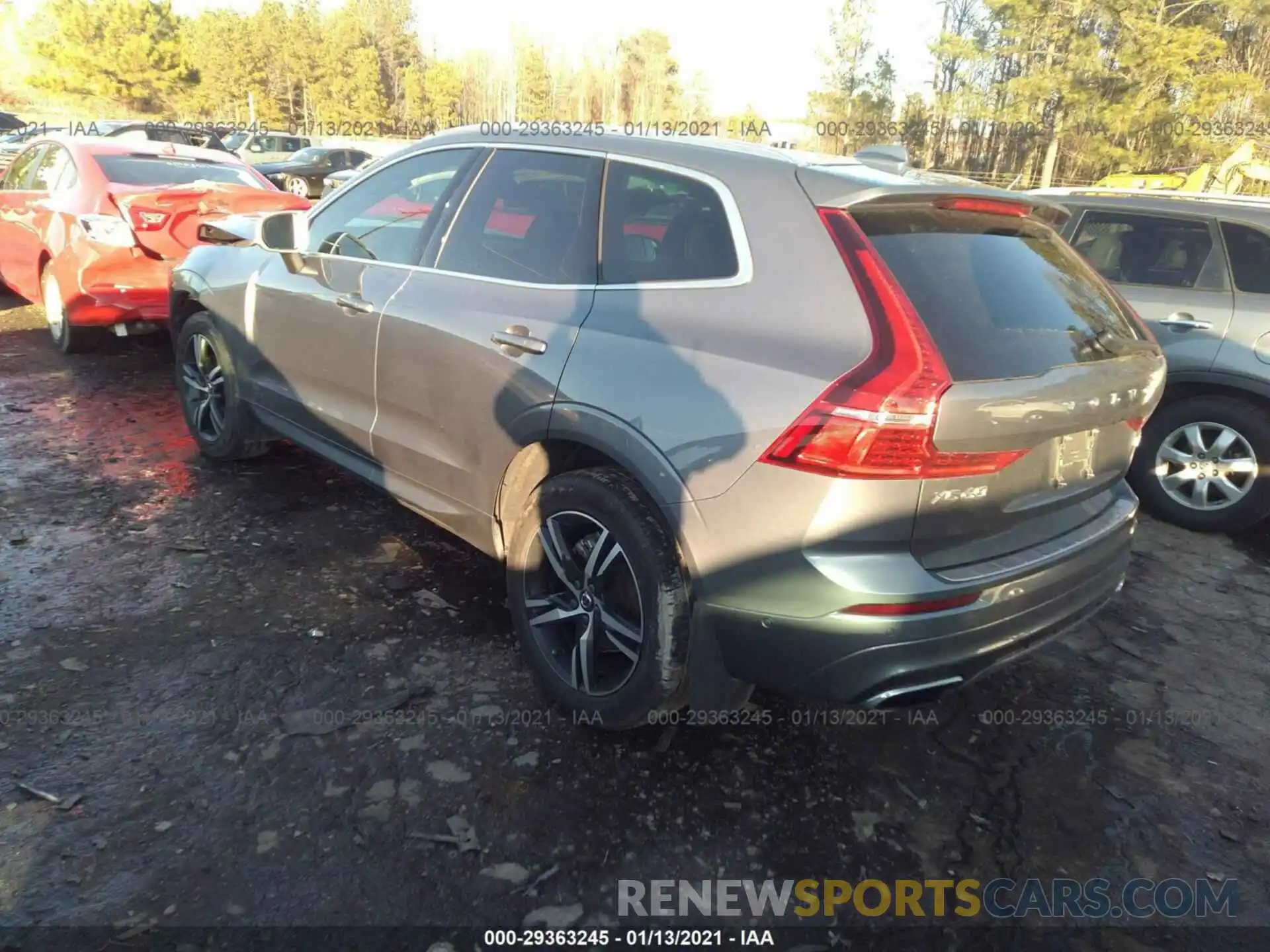 3 Photograph of a damaged car LYV102RM9KB336077 VOLVO XC60 2019