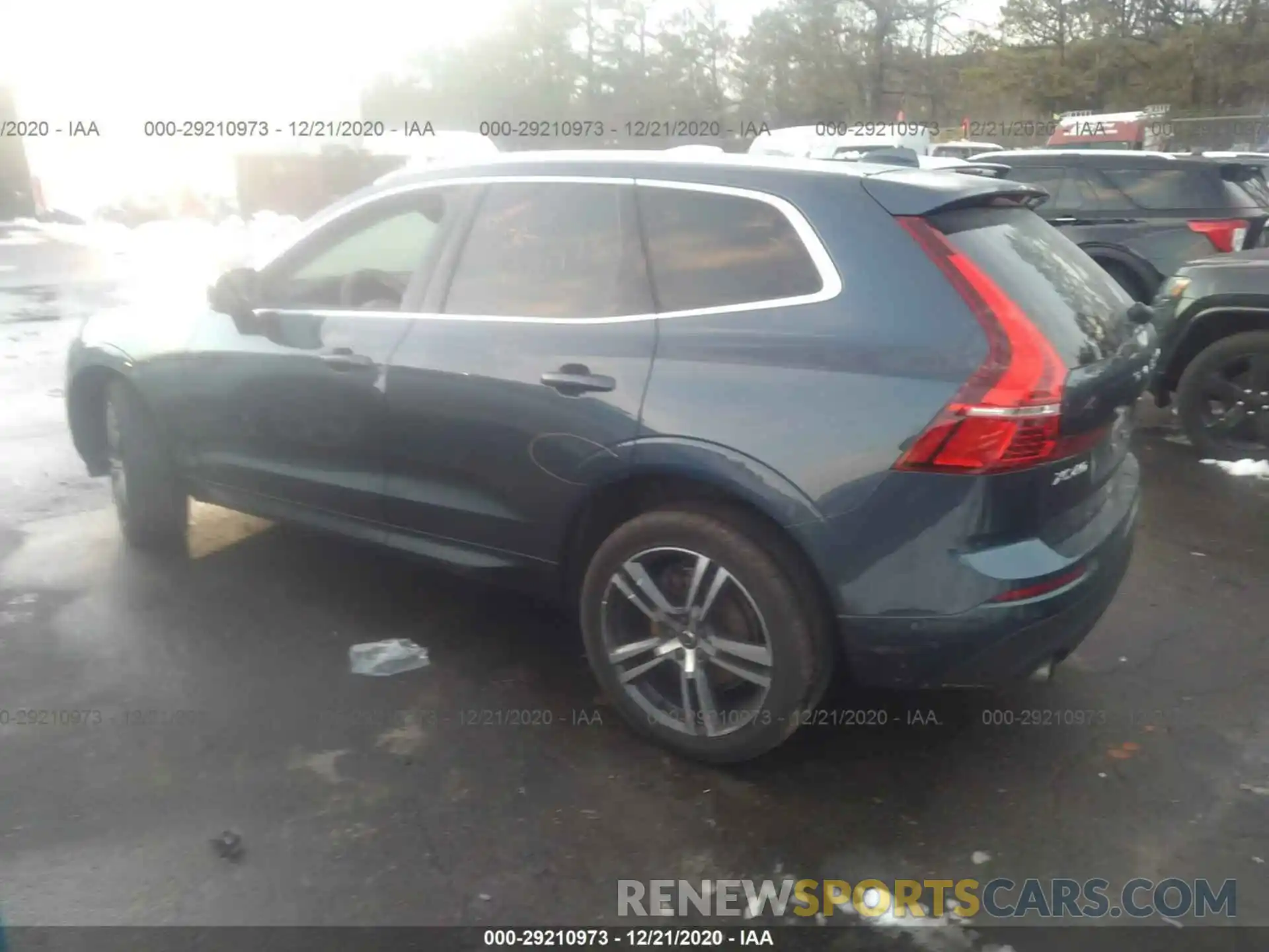 3 Photograph of a damaged car LYVA22RK0KB254988 VOLVO XC60 2019