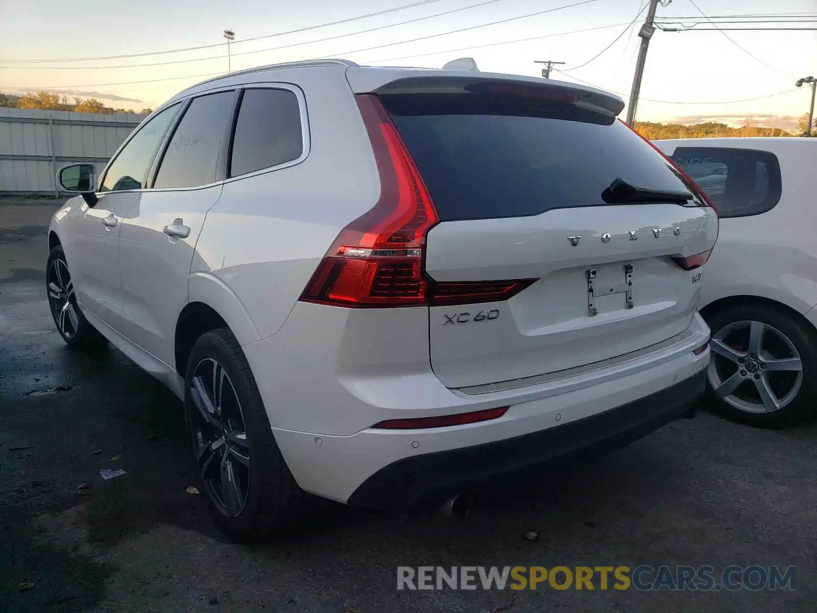 3 Photograph of a damaged car LYVA22RK2KB233771 VOLVO XC60 2019