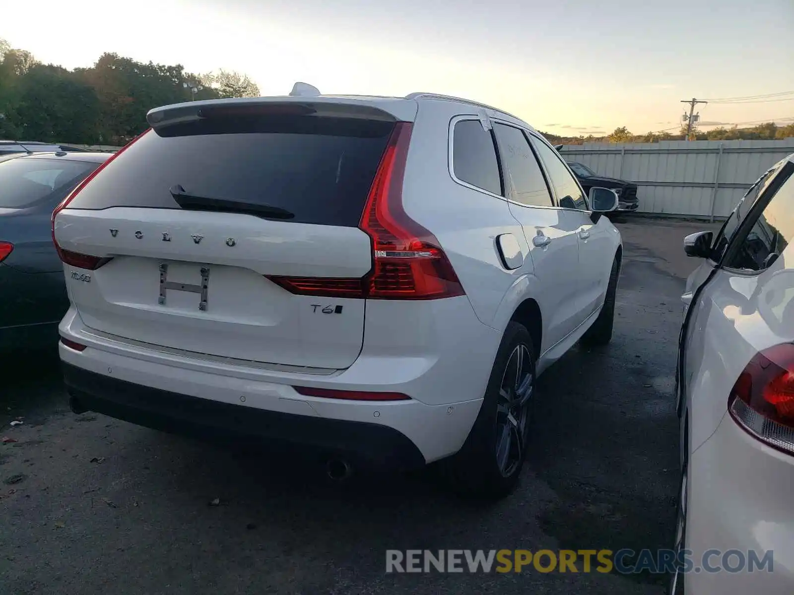 4 Photograph of a damaged car LYVA22RK2KB233771 VOLVO XC60 2019