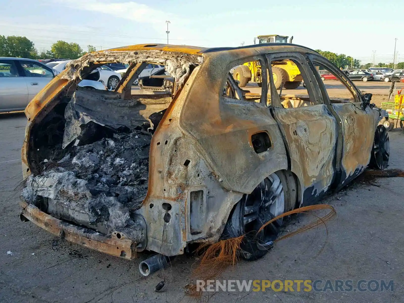 4 Photograph of a damaged car LYVA22RK4KB200917 VOLVO XC60 2019