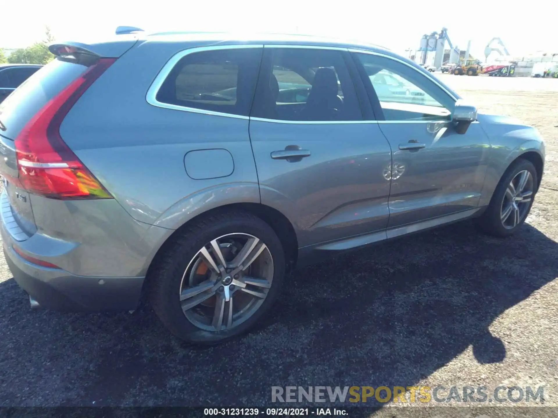 4 Photograph of a damaged car LYVA22RK5KB201364 VOLVO XC60 2019