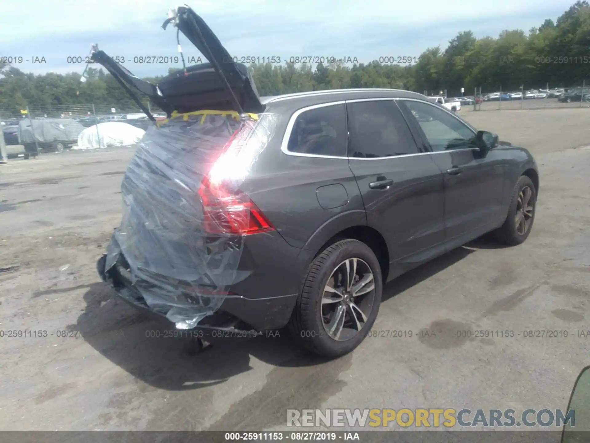 4 Photograph of a damaged car LYVA22RK9KB297791 VOLVO XC60 2019