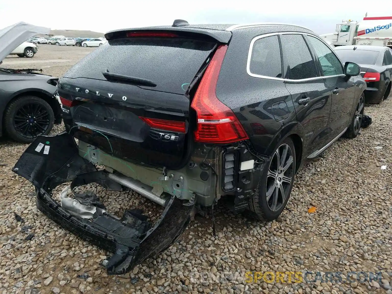 4 Photograph of a damaged car LYVA22RL0KB231462 VOLVO XC60 2019