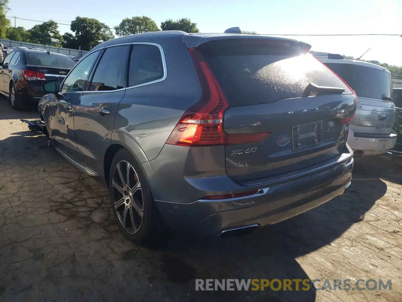 3 Photograph of a damaged car LYVA22RL0KB274747 VOLVO XC60 2019