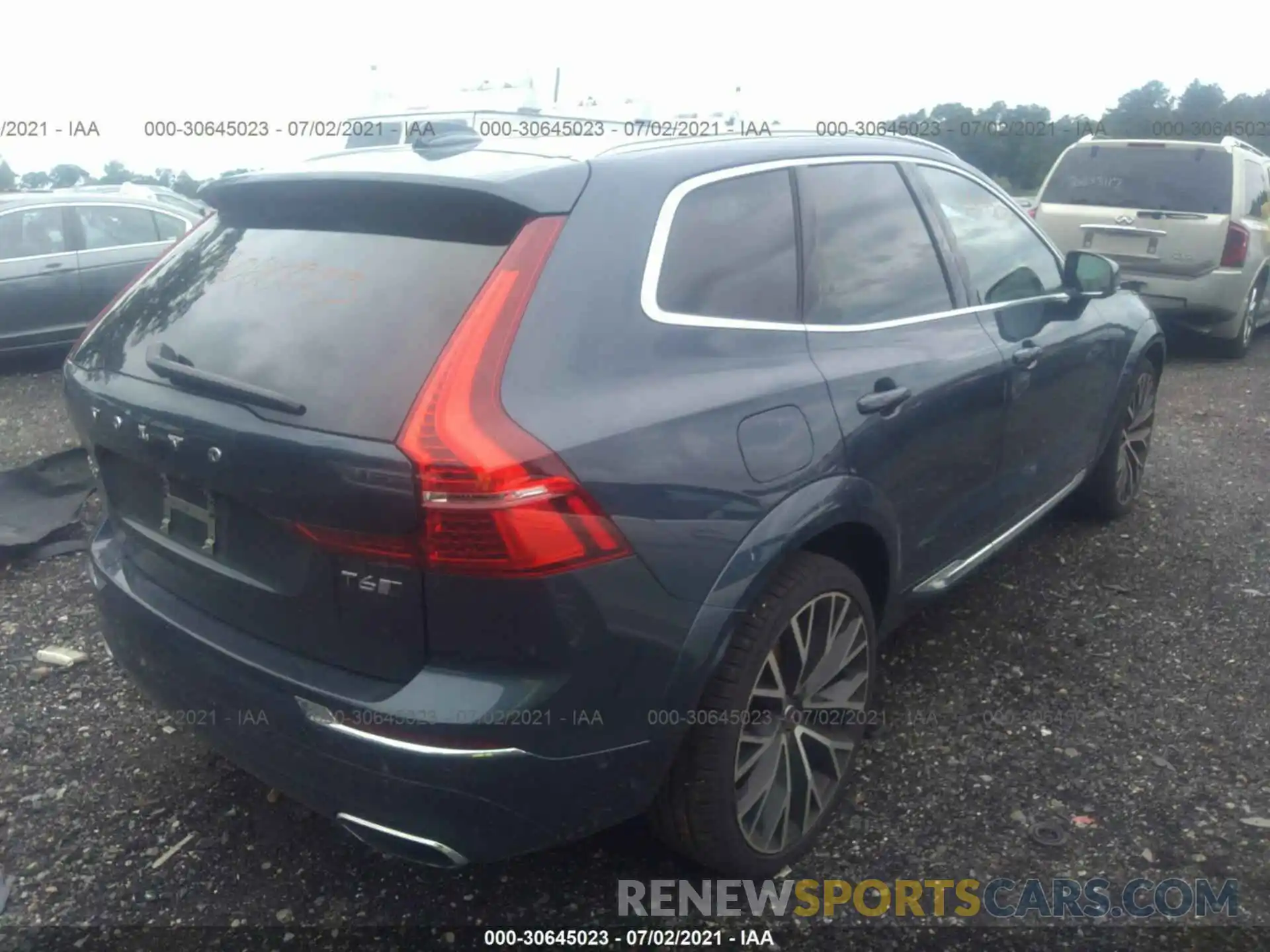 4 Photograph of a damaged car LYVA22RL3KB288447 VOLVO XC60 2019