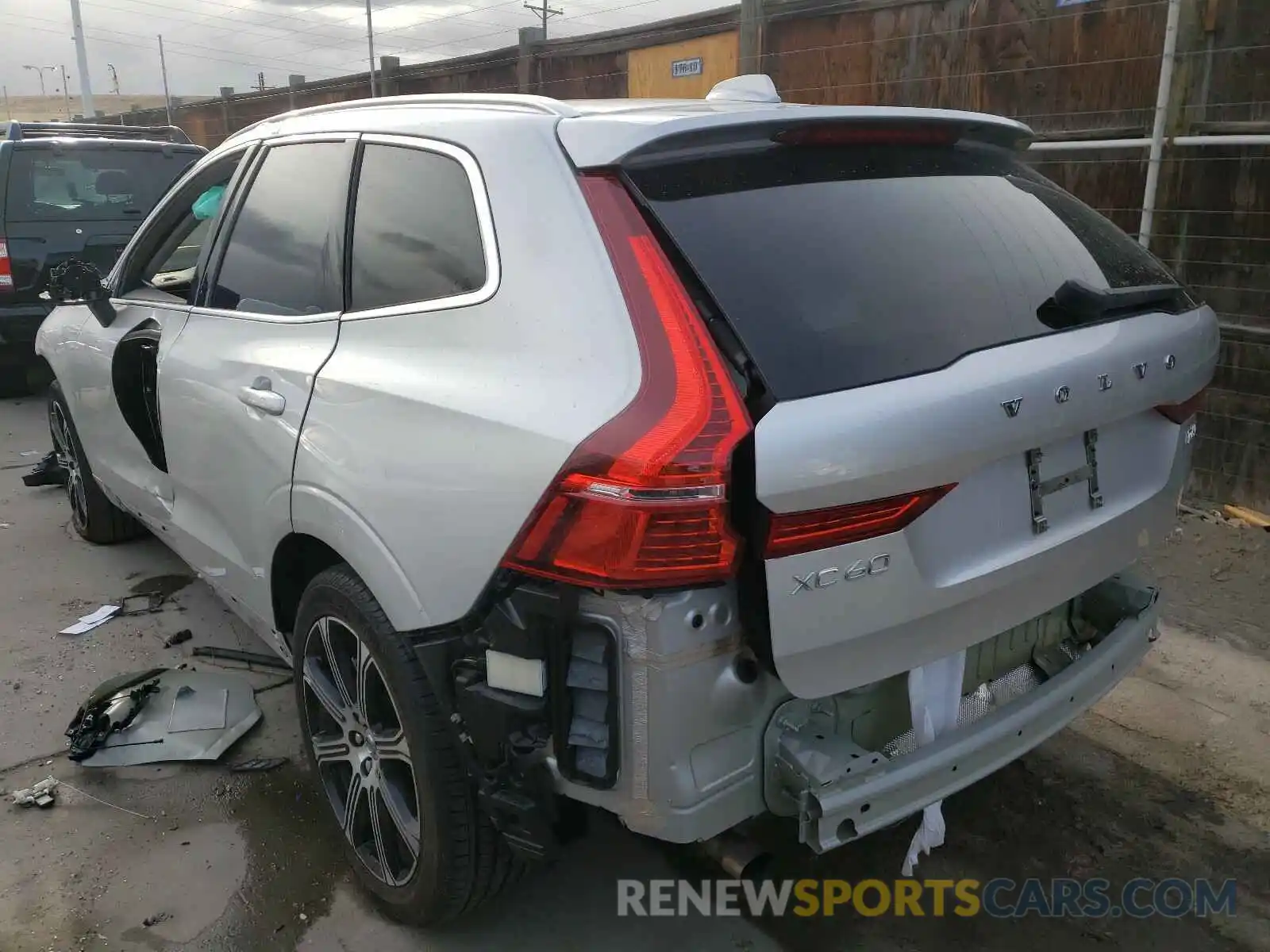 3 Фотография поврежденного автомобиля LYVA22RL4KB214616 VOLVO XC60 2019